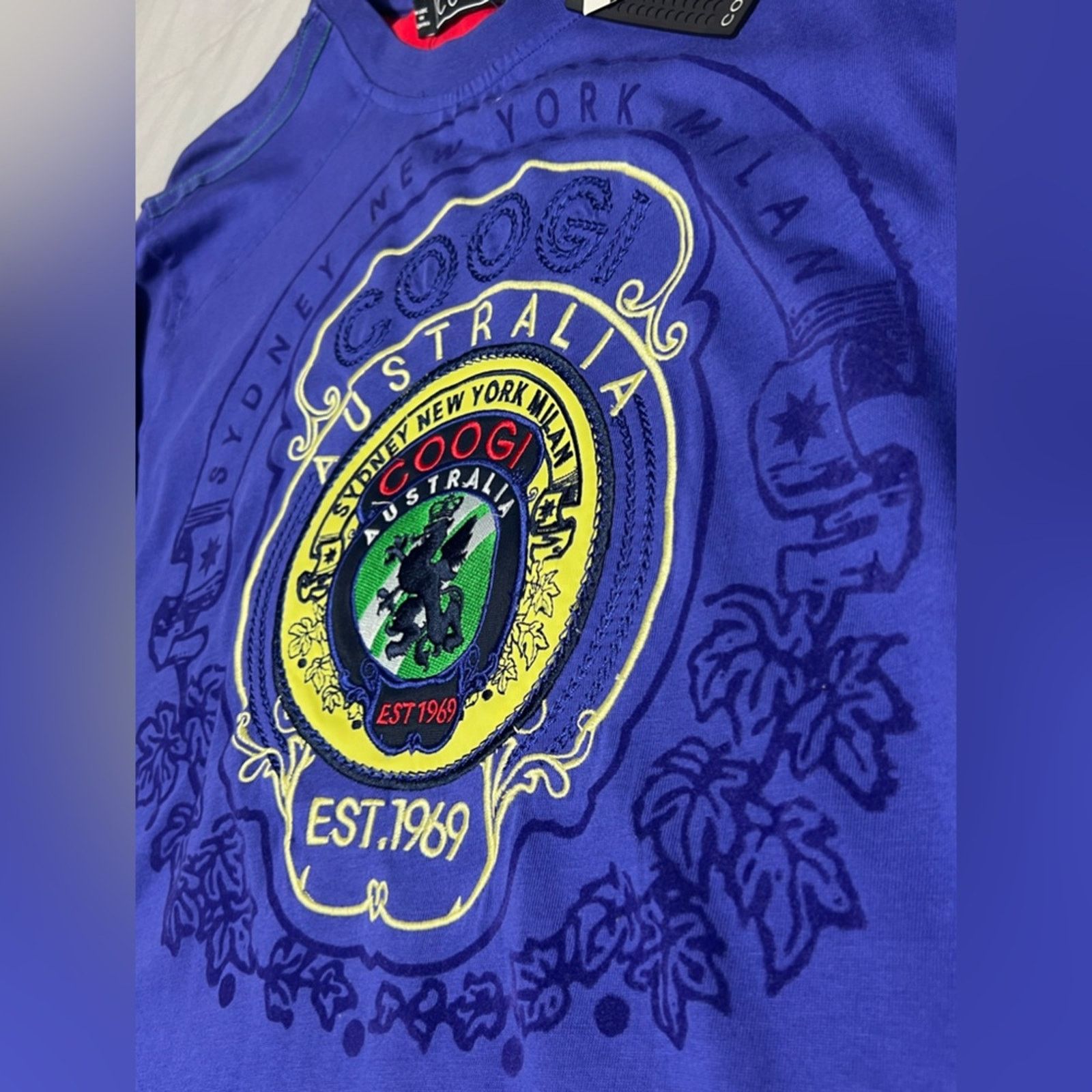 Coogi VTG NWT COOGI Graphic T-Shirt LARGE Purple Embroidered RARE Size US L / EU 52-54 / 3 - 3 Thumbnail