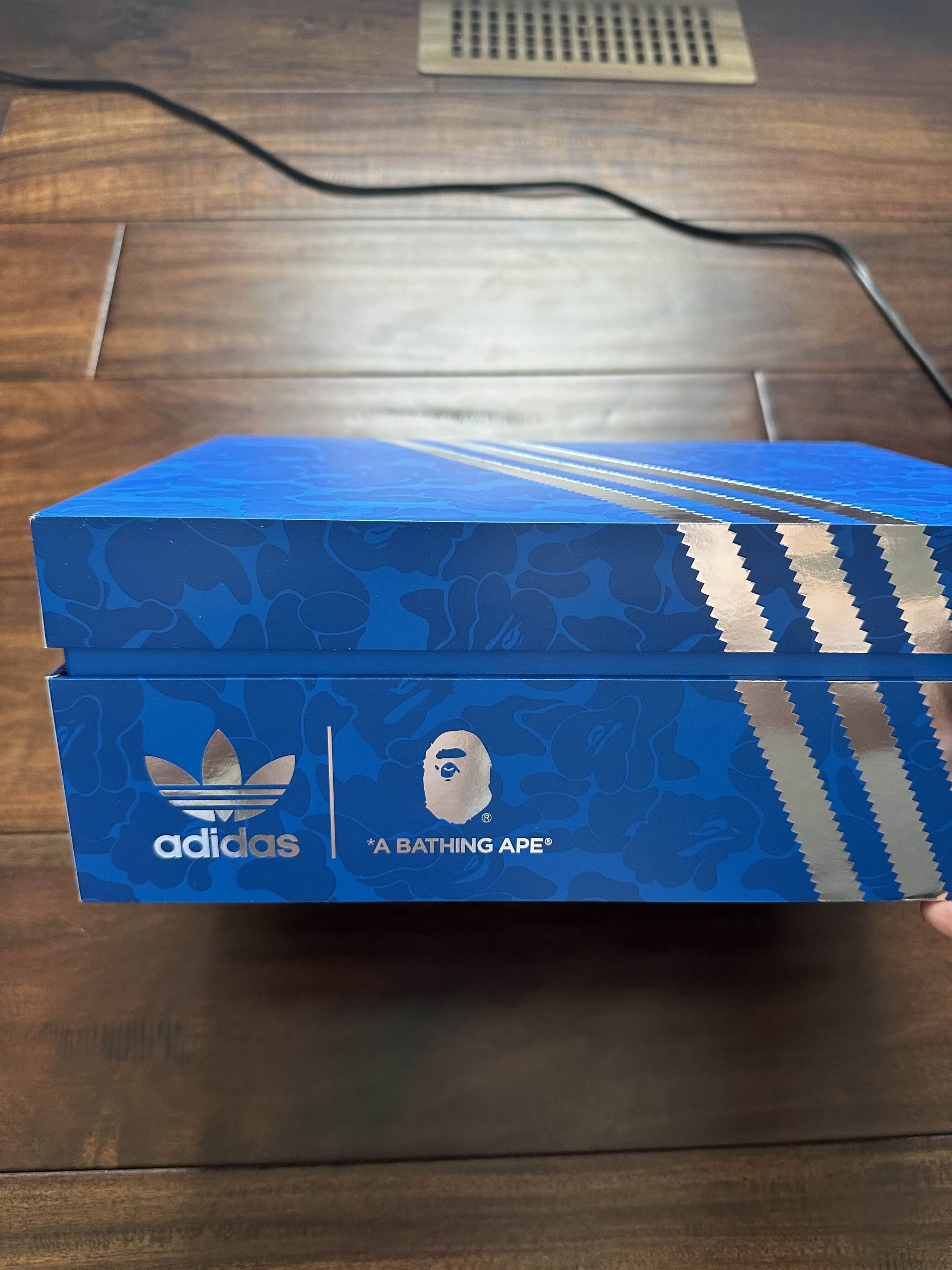 Adidas × Bape Adidas Forum BAPE F&F – 1 of 100 Auctioned Pairs Size US 9 / EU 42 - 7 Thumbnail