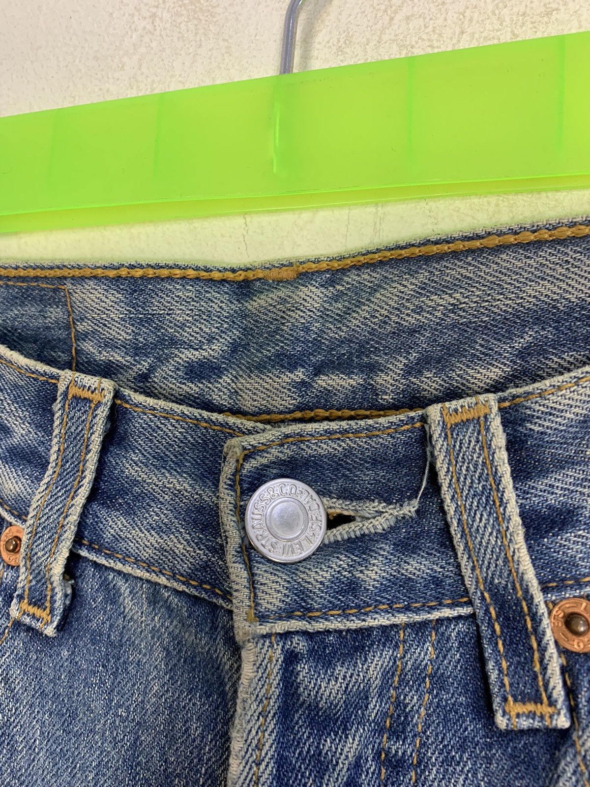 Levi's Vintage Clothing 90s Levi’s Strauss Lot 501 Buttonfly Denim Beauty Fade Size 26" / US 2 / IT 38 - 8 Thumbnail