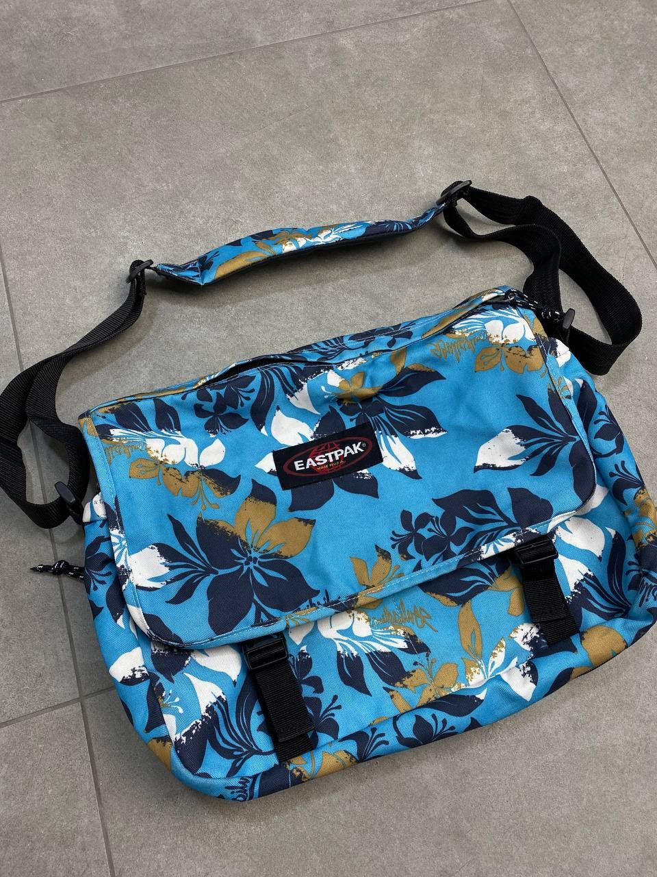 Eastpak Vintage Eastpack Floral Hawaiian Silhouette Y2K Surf Bag Size ONE SIZE - 3 Thumbnail