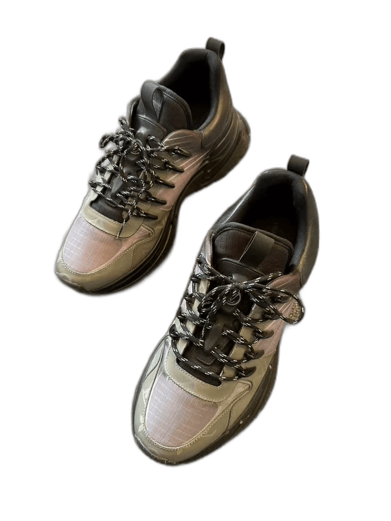 Louis Vuitton Stylish Sneakers with Unique Design and Color Size US 8 / EU 41 - 1 Thumbnail