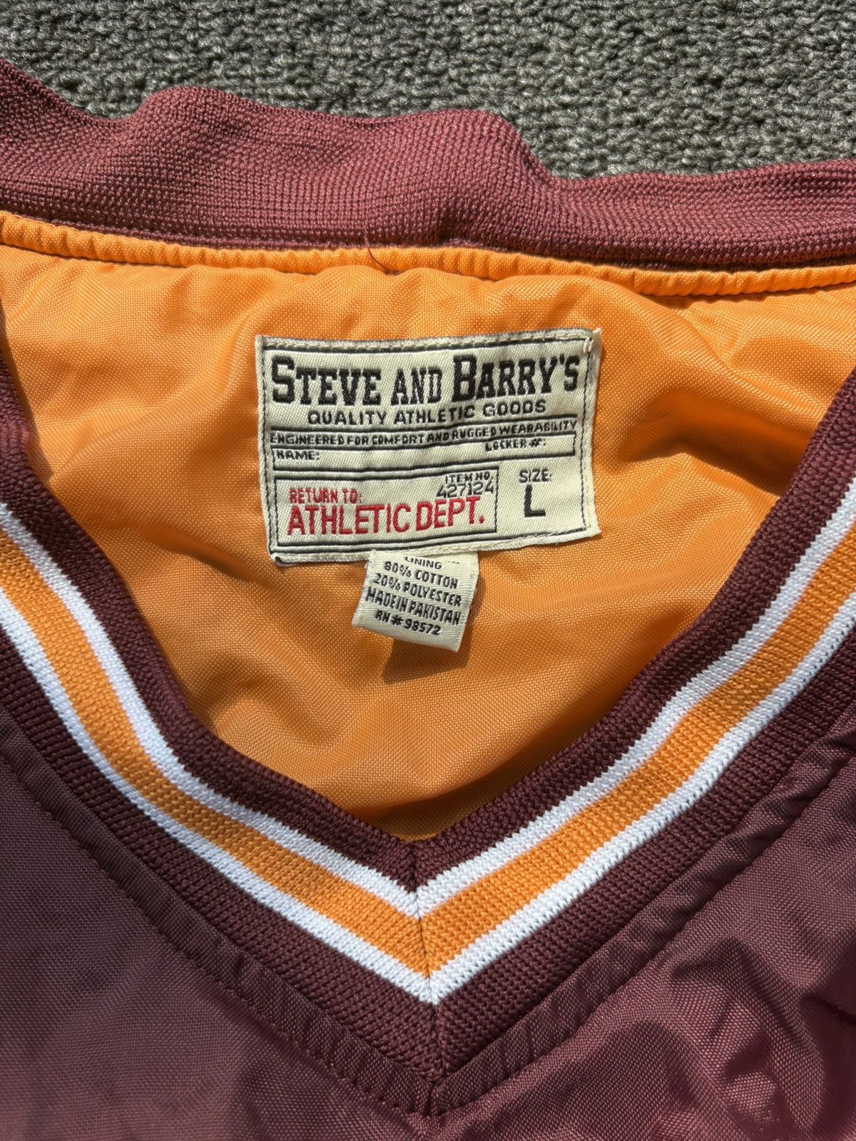 Steve And Barrys Vintage Virginia Tech Hokies Pullover Windbreaker Size L Size US L / EU 52-54 / 3 - 3 Thumbnail
