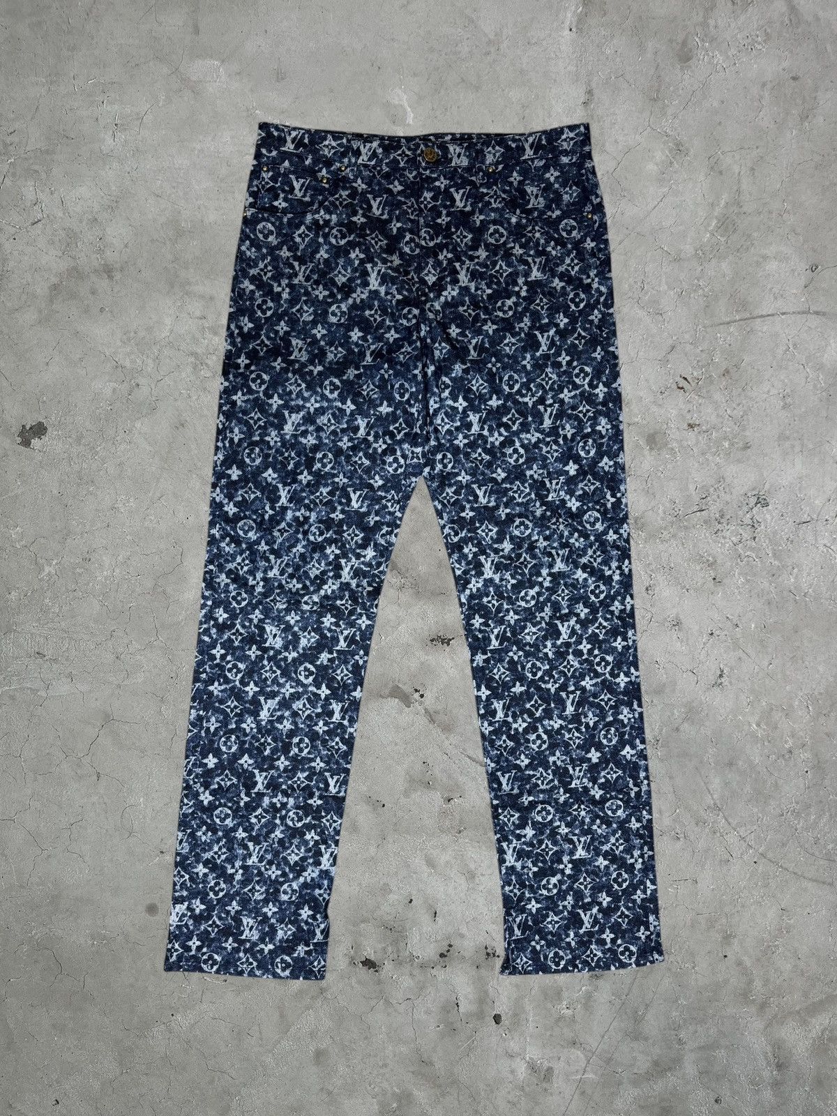 Louis Vuitton Louis Vuitton Monogram Denims Size US 31 - 1 Thumbnail