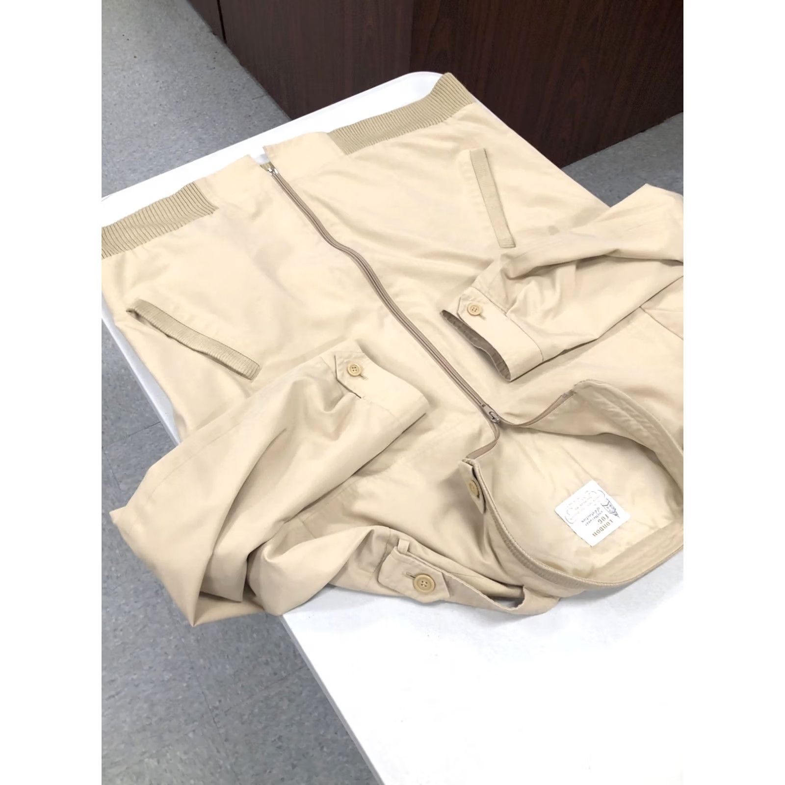 London Fog VINTAGE London Fog Members Only Jacket Travel Coat 46 Reg Tan/Beige Cotton Polyester Zip Solid Bomber Jacket Men Regular Spring Winter Fall Mens Size US S / EU 44-46 / 1 - 5 Thumbnail