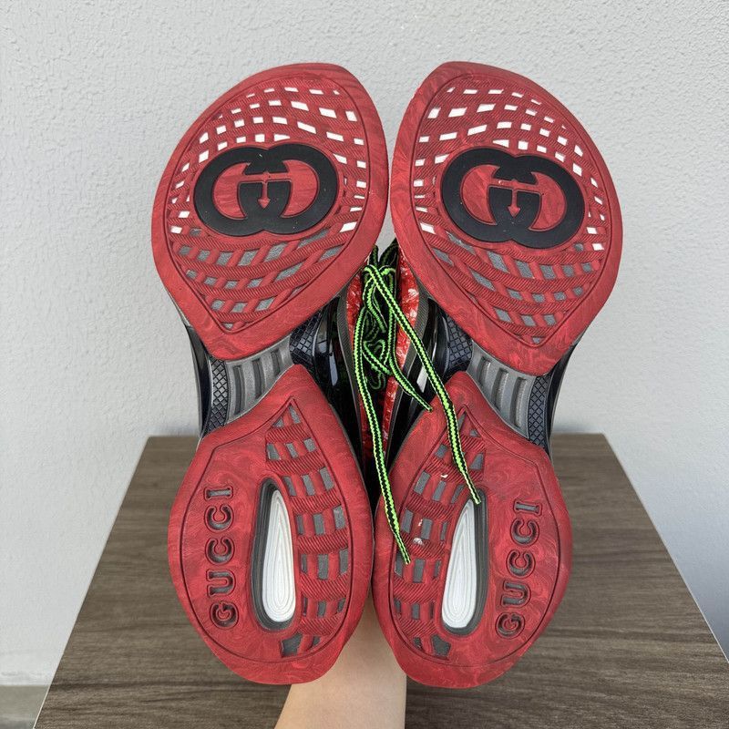 Gucci Gucci RUN Low-top Casual Sneakers for Men - Size US 9.5 / EU 42-43 - 3 Thumbnail