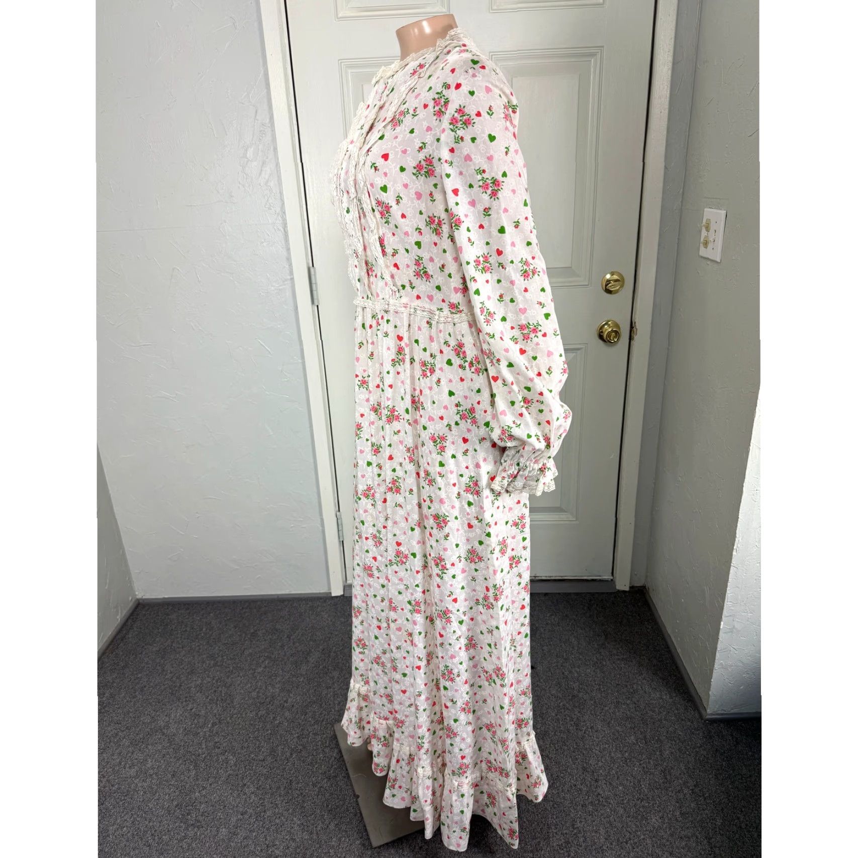 Vintage VINTAGE Handmade 70s Dress Bohemian Maxi Cotton Long sleeve White 38" Bust 30" Waist 57" Shoulder to Hem S/M Womens Size S / US 4 / IT 40 - 3 Thumbnail