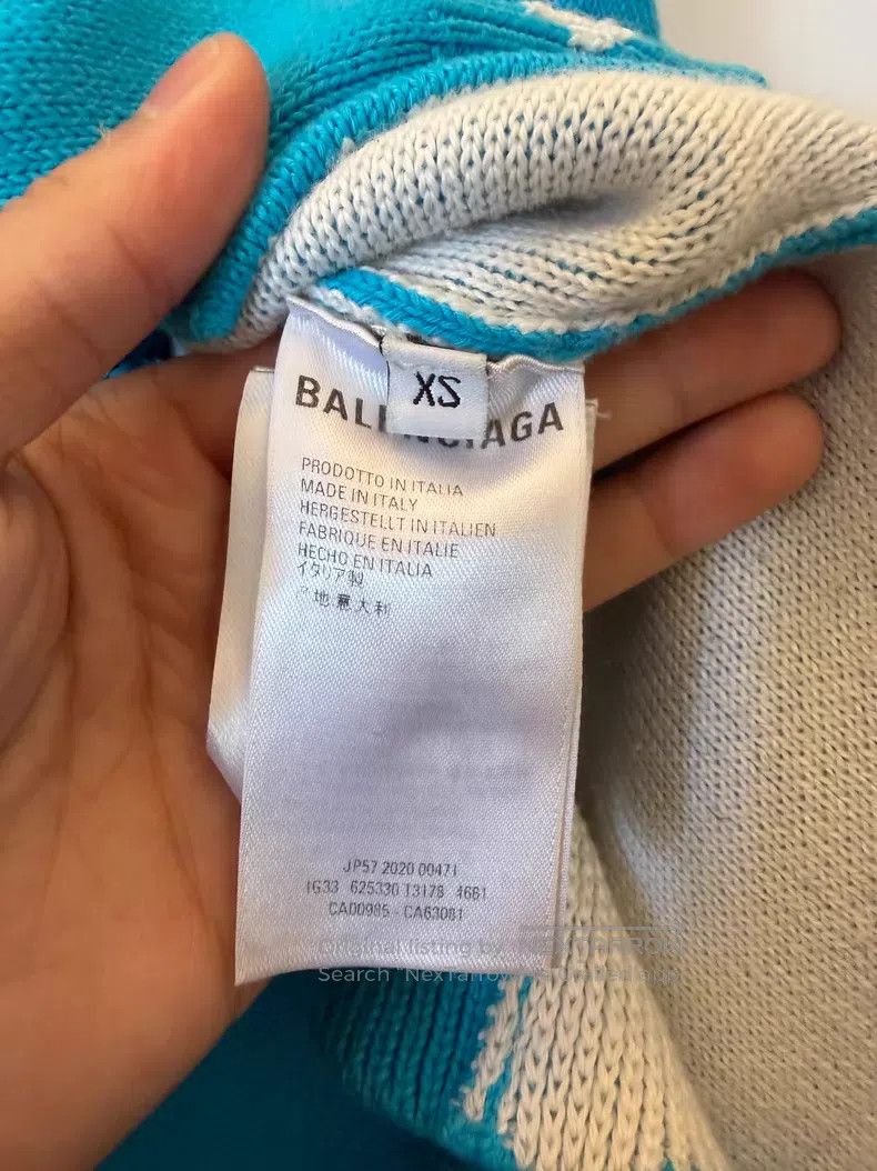 Balenciaga Balenciaga V Neck Woolen Sweater Size XS / US 0-2 / IT 36-38 - 4 Thumbnail