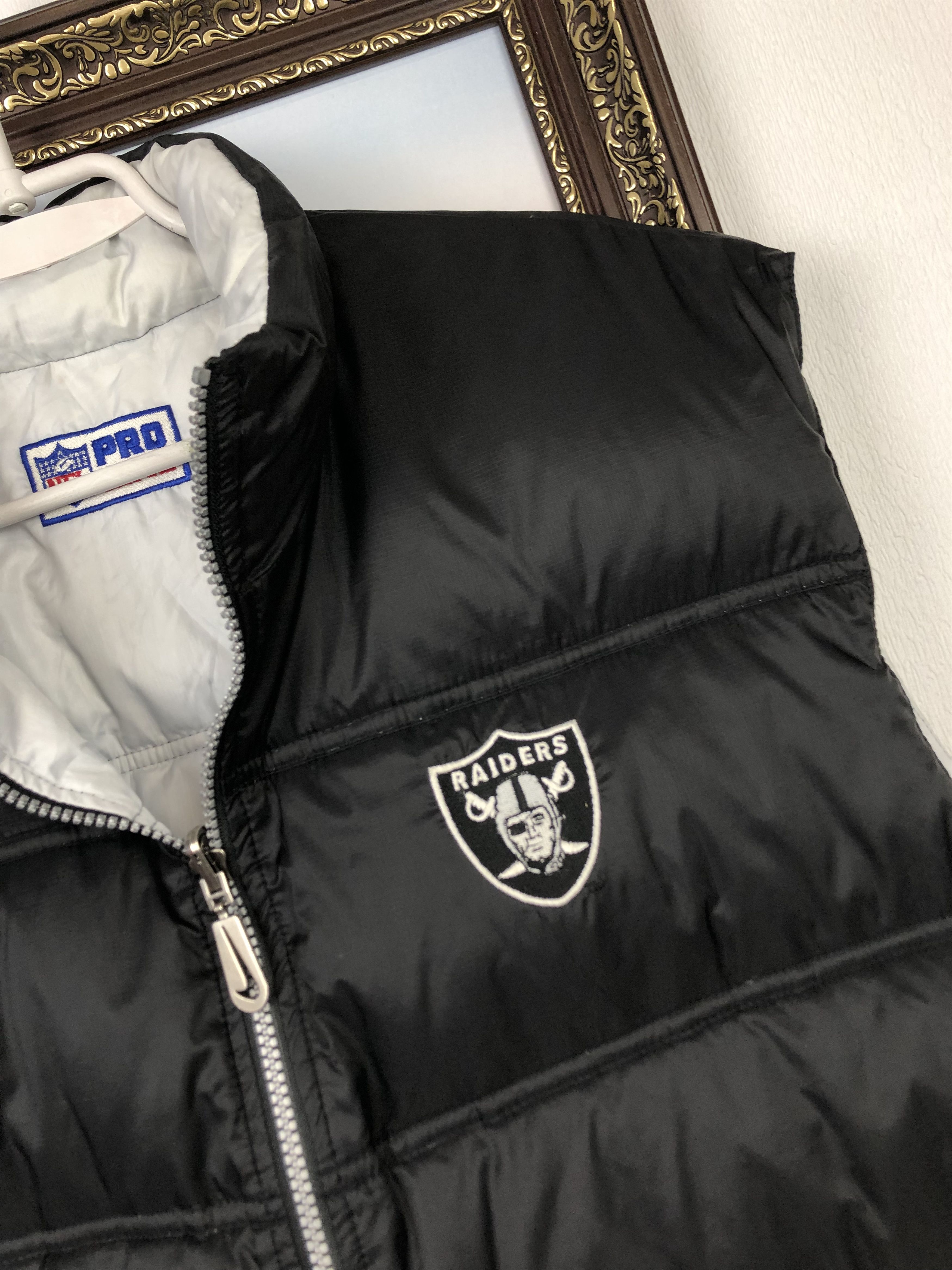 Nike Vintage Pro Line Nike Oakland Raiders Puffer Vest Two Sided Size US L / EU 52-54 / 3 - 2 Thumbnail