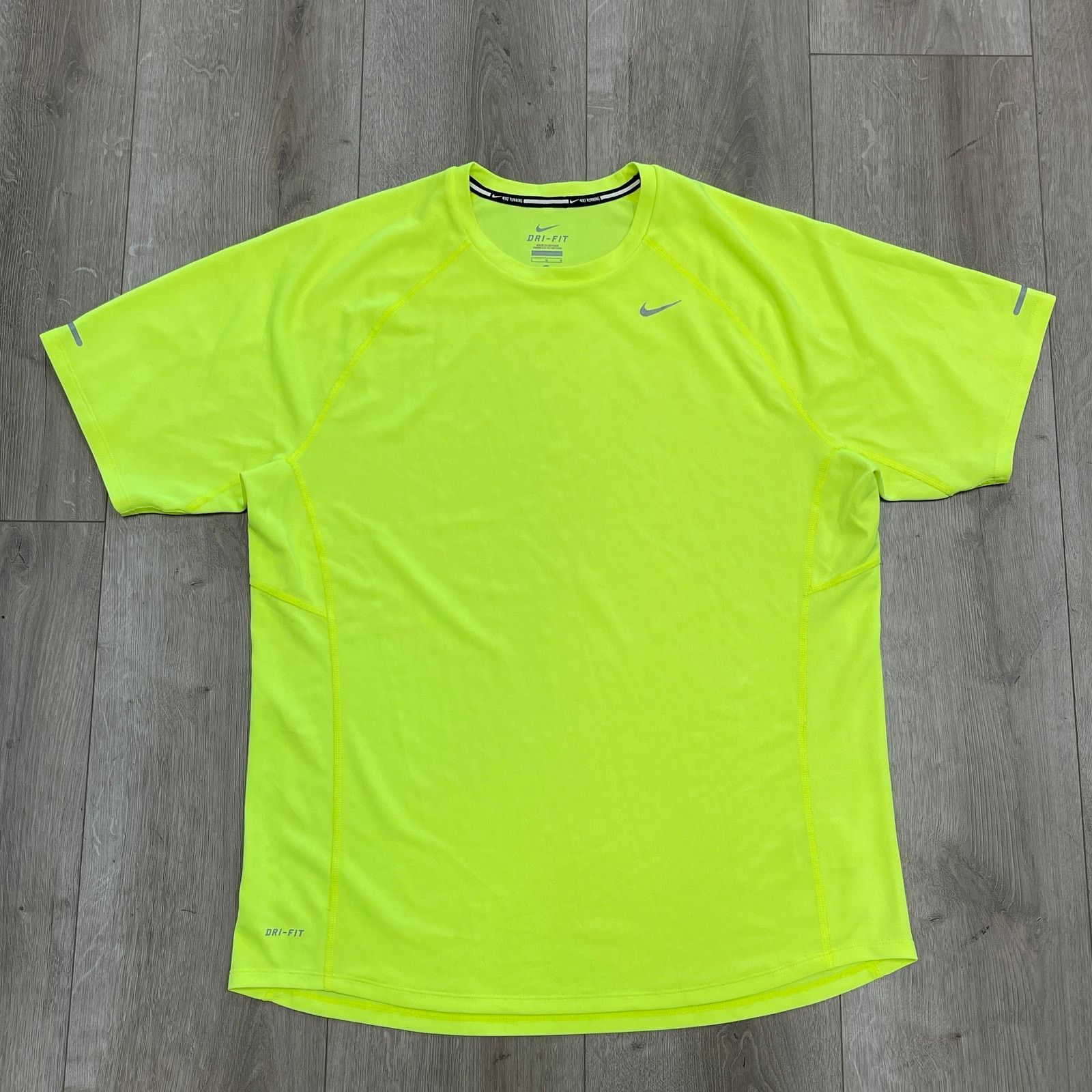 Nike Nike Running Miler Dri Fit Lime Green High Visibility Tee L Size US L / EU 52-54 / 3 - 1 Thumbnail