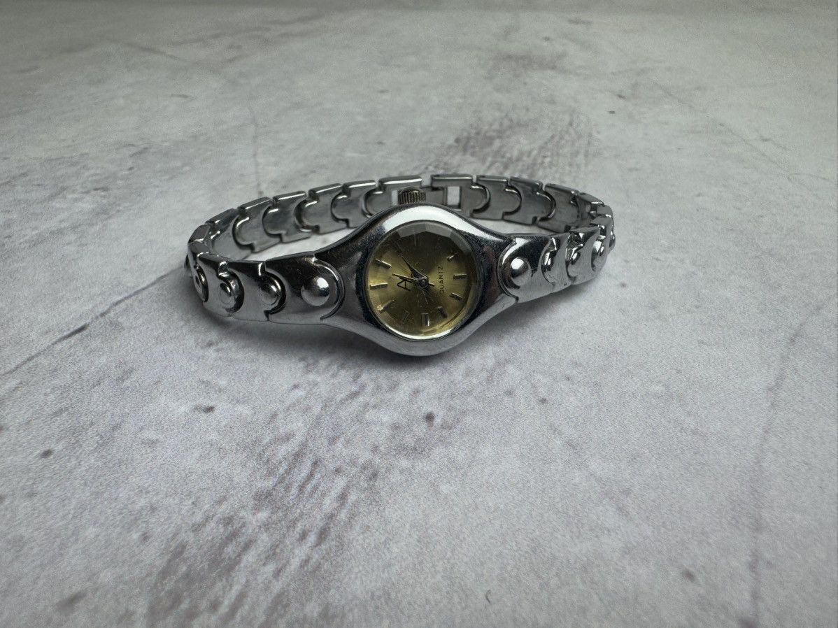 Japanese Brand × Vintage Vintage Futuristic Watch Women’s Size ONE SIZE - 2 Thumbnail