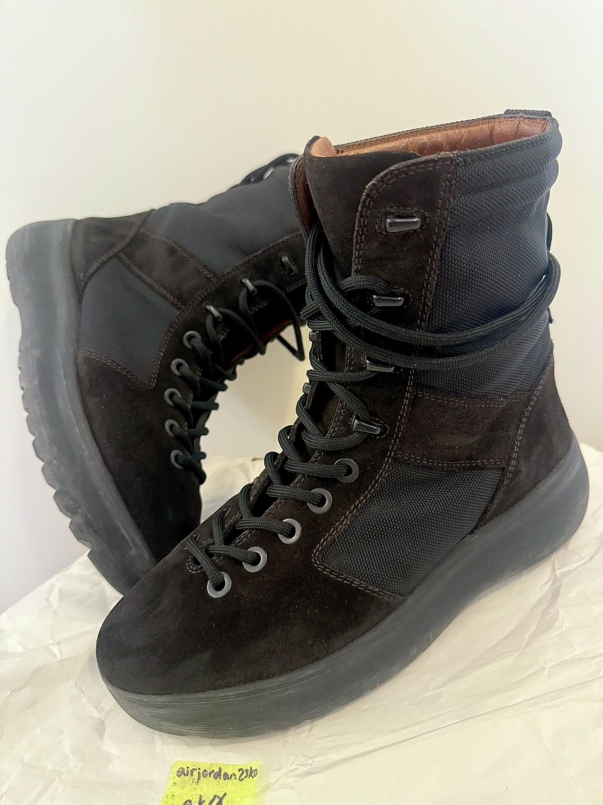 Yeezy Season 3 Military Boot Onyx Suede oil brown KM2606.012