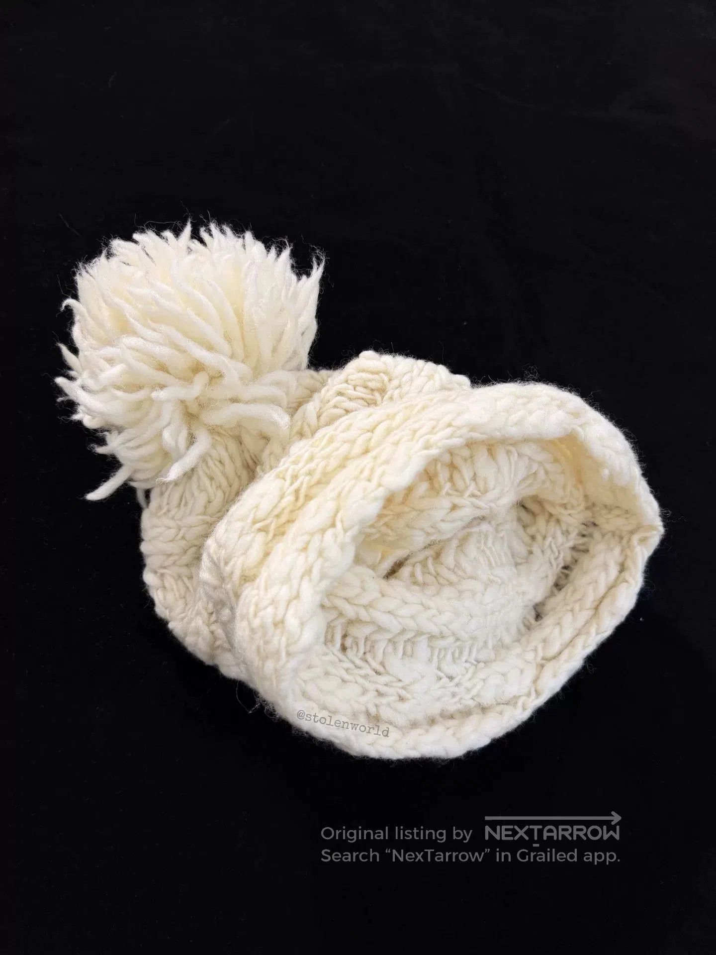 Vintage cute cream knit pom pom beanie. Size ONE SIZE - 7 Thumbnail