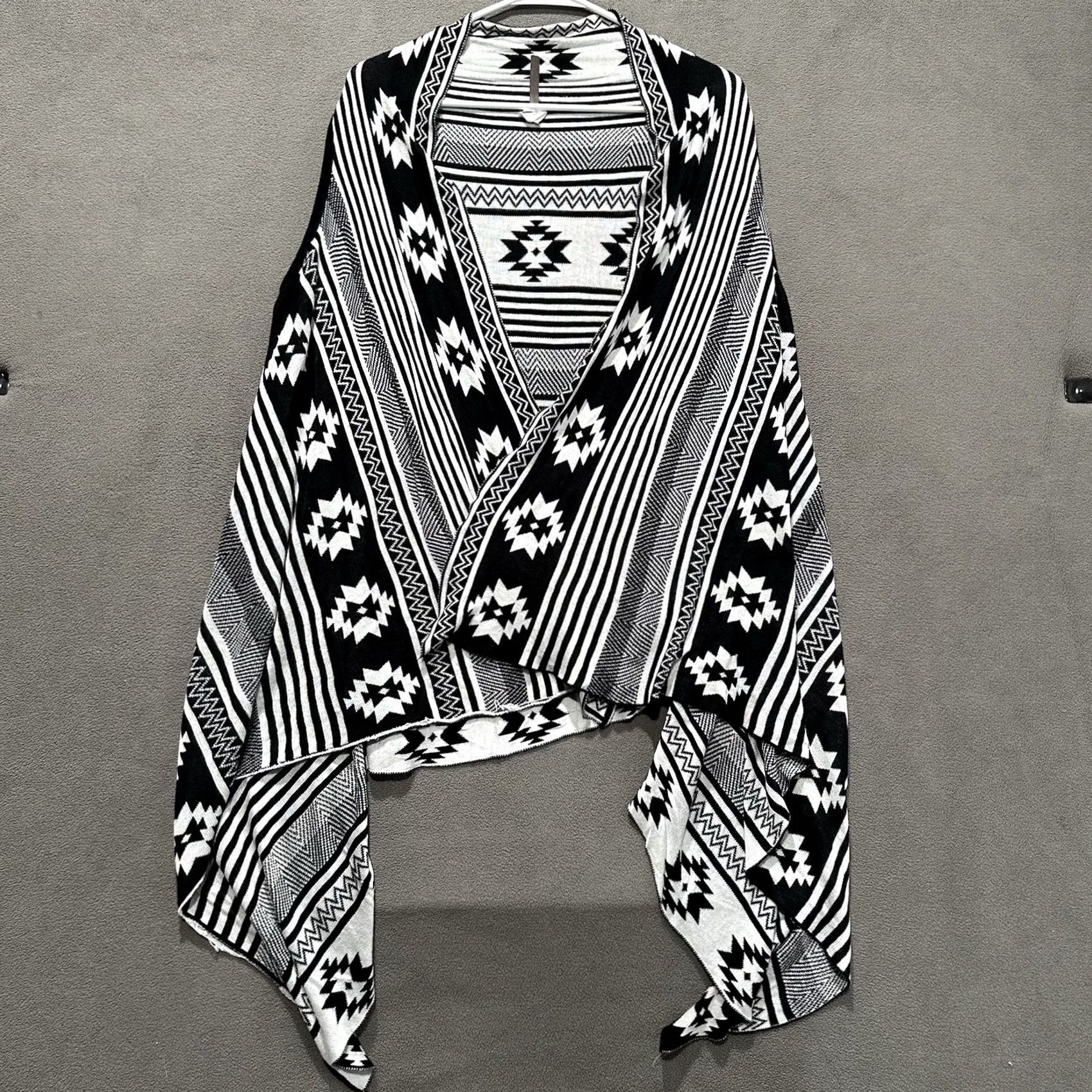 Vintage Sleevless Poncho Sweater Womens S Geometric Aztec Kimono Cardigan Viscose Size S / US 4 / IT 40 - 2 Thumbnail