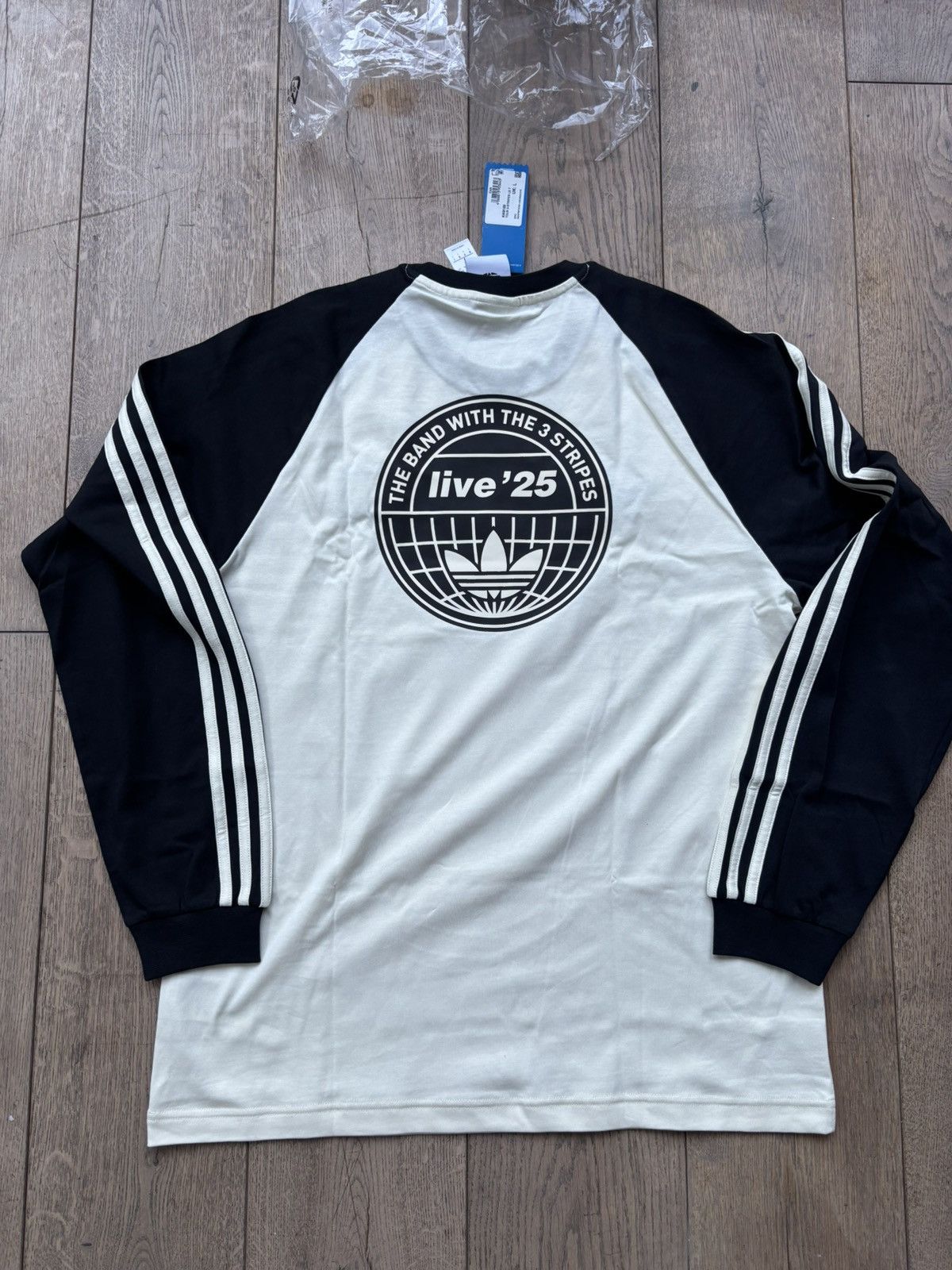 Adidas Adidas Oasis Tour Long Sleeve Tee T shirt Large Brand new Size US L / EU 52-54 / 3 - 4 Thumbnail