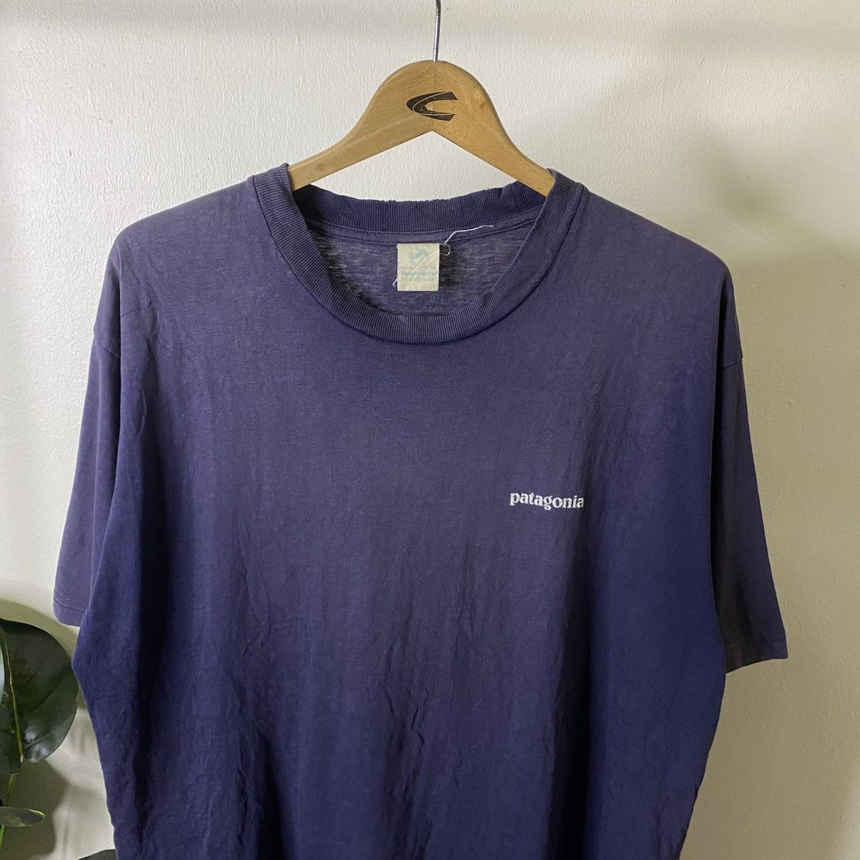 Patagonia Vintage 1990s Patagonia Faded T Shirt Size US L / EU 52-54 / 3 - 7 Thumbnail