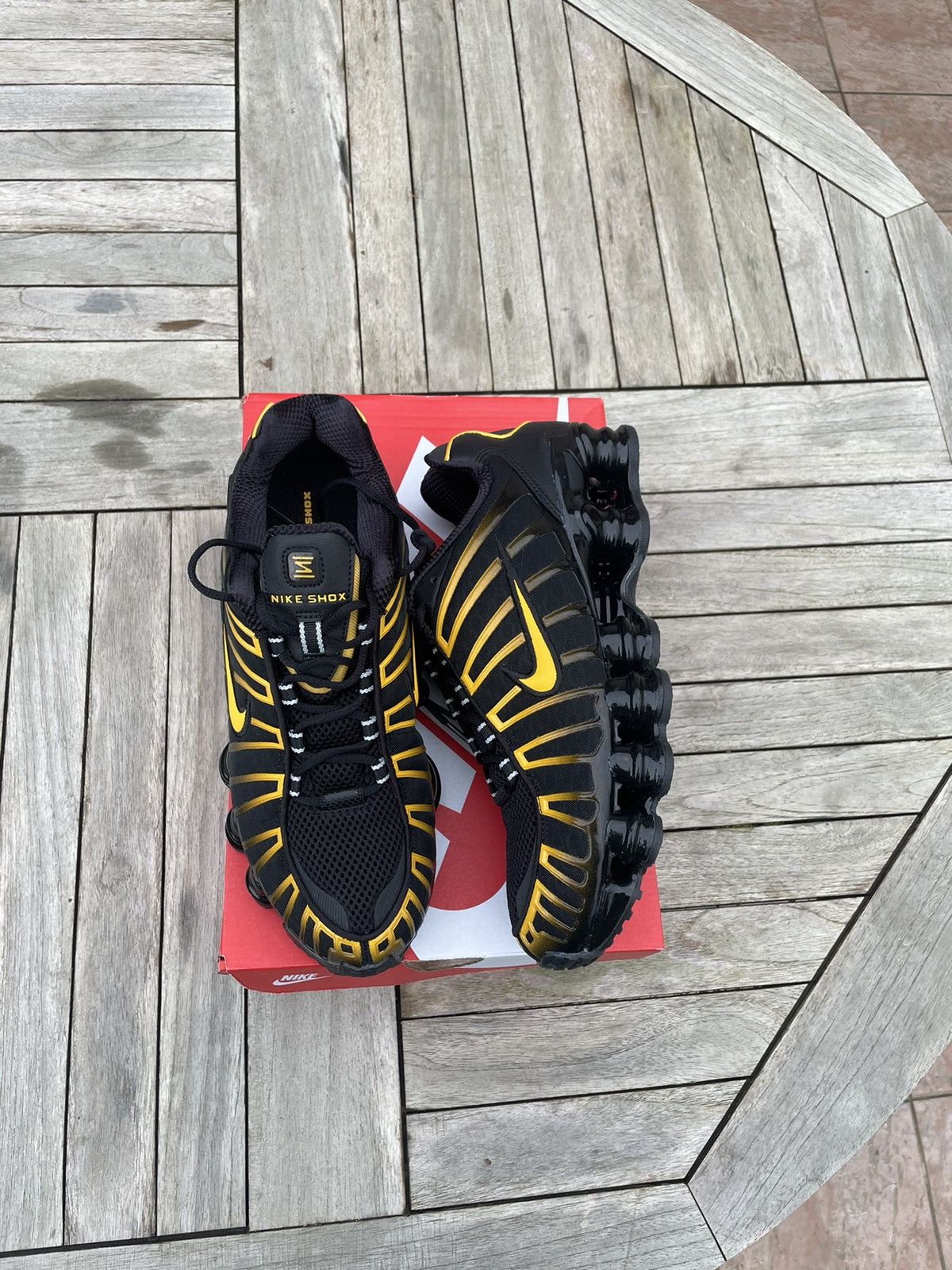 Nike Nike Shox Tl University Black Gold Size US 9.5 / EU 42-43 - 2 Thumbnail
