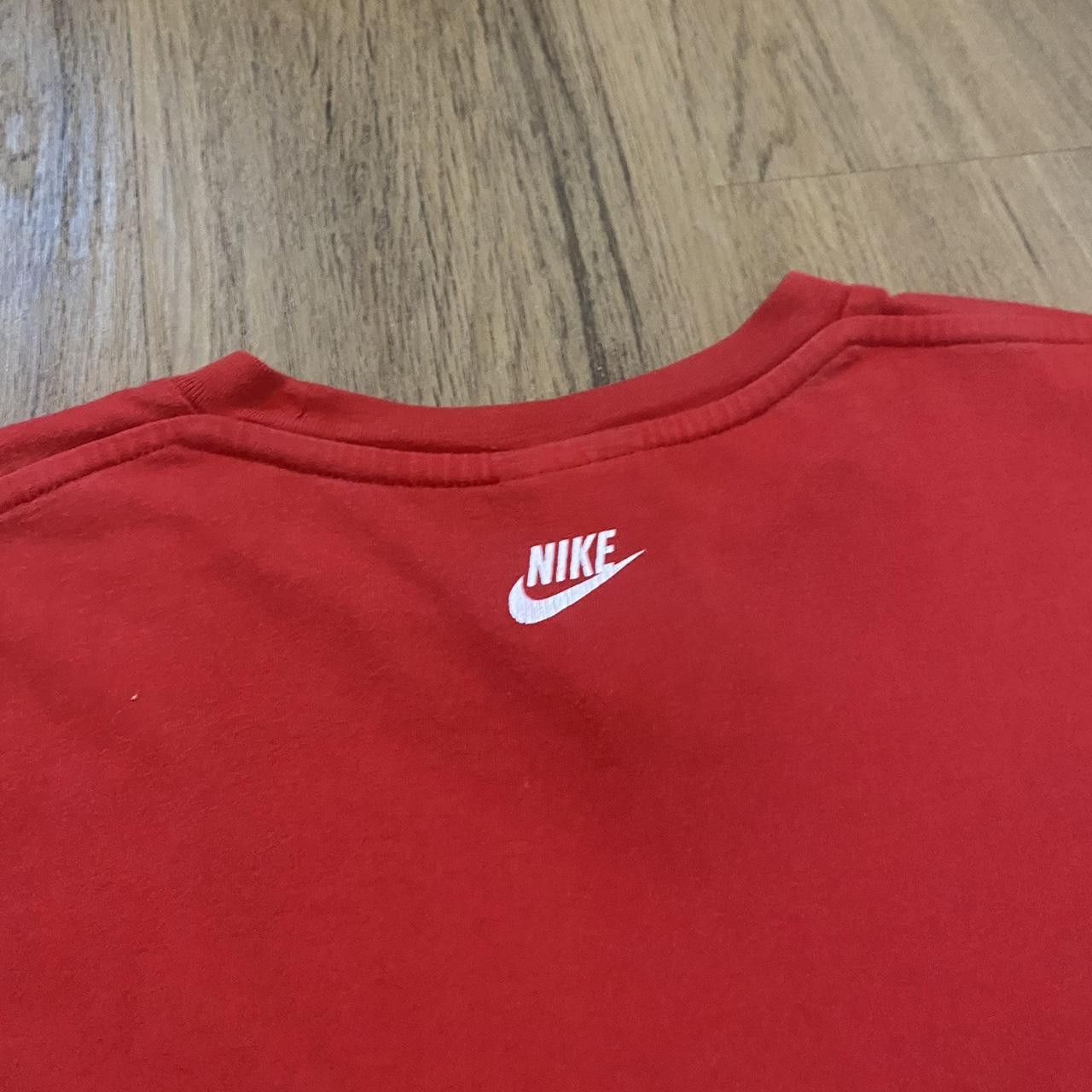 Nike 2000s y2k Red Nike graphic tee with a unique design Size US L / EU 52-54 / 3 - 4 Thumbnail