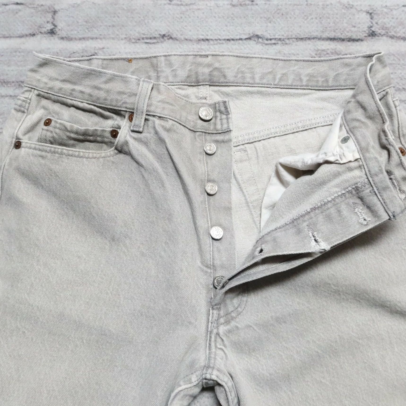 Denime VINTAGE Levis 501 Denim Jeans Mens 32 Grey USA Made 90s Size 32x30 1/2 Button Closure Size US 32 / EU 48 - 5 Thumbnail