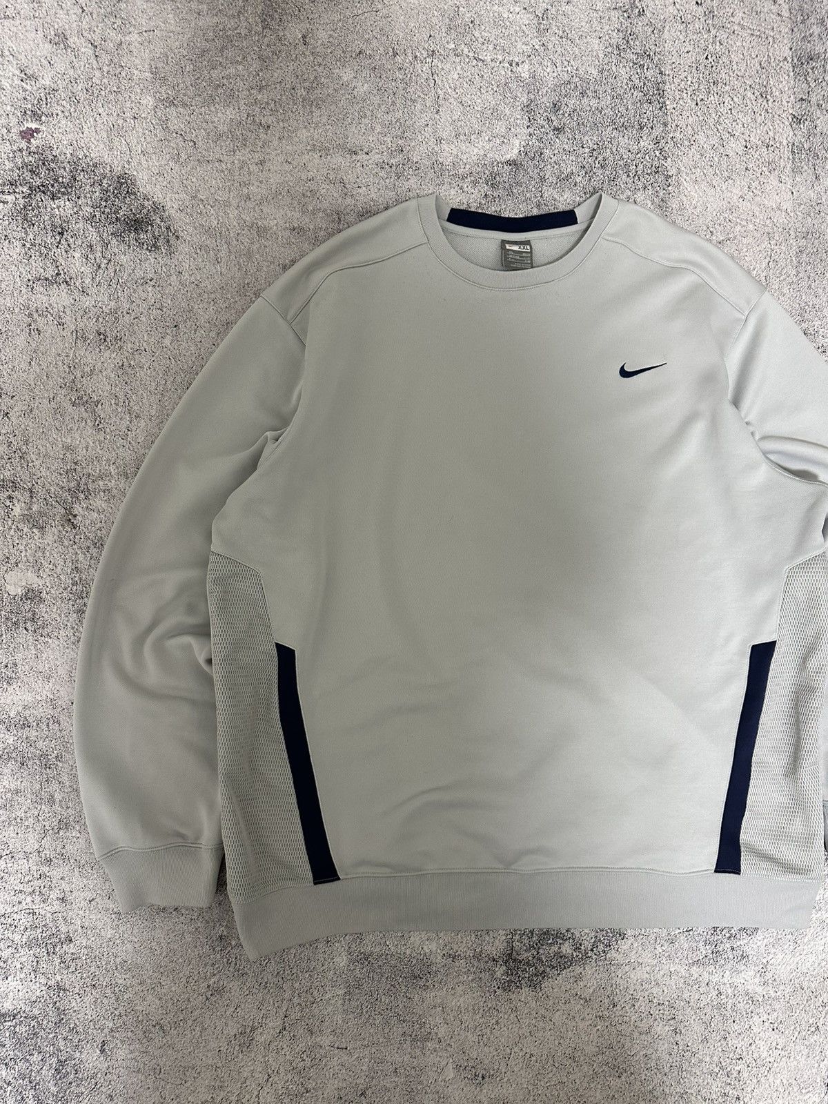 Nike Vintage Nike Oversize Sweatshirt Swoosh Logo White Fit Size US XXL / EU 58 / 5 - 2 Thumbnail