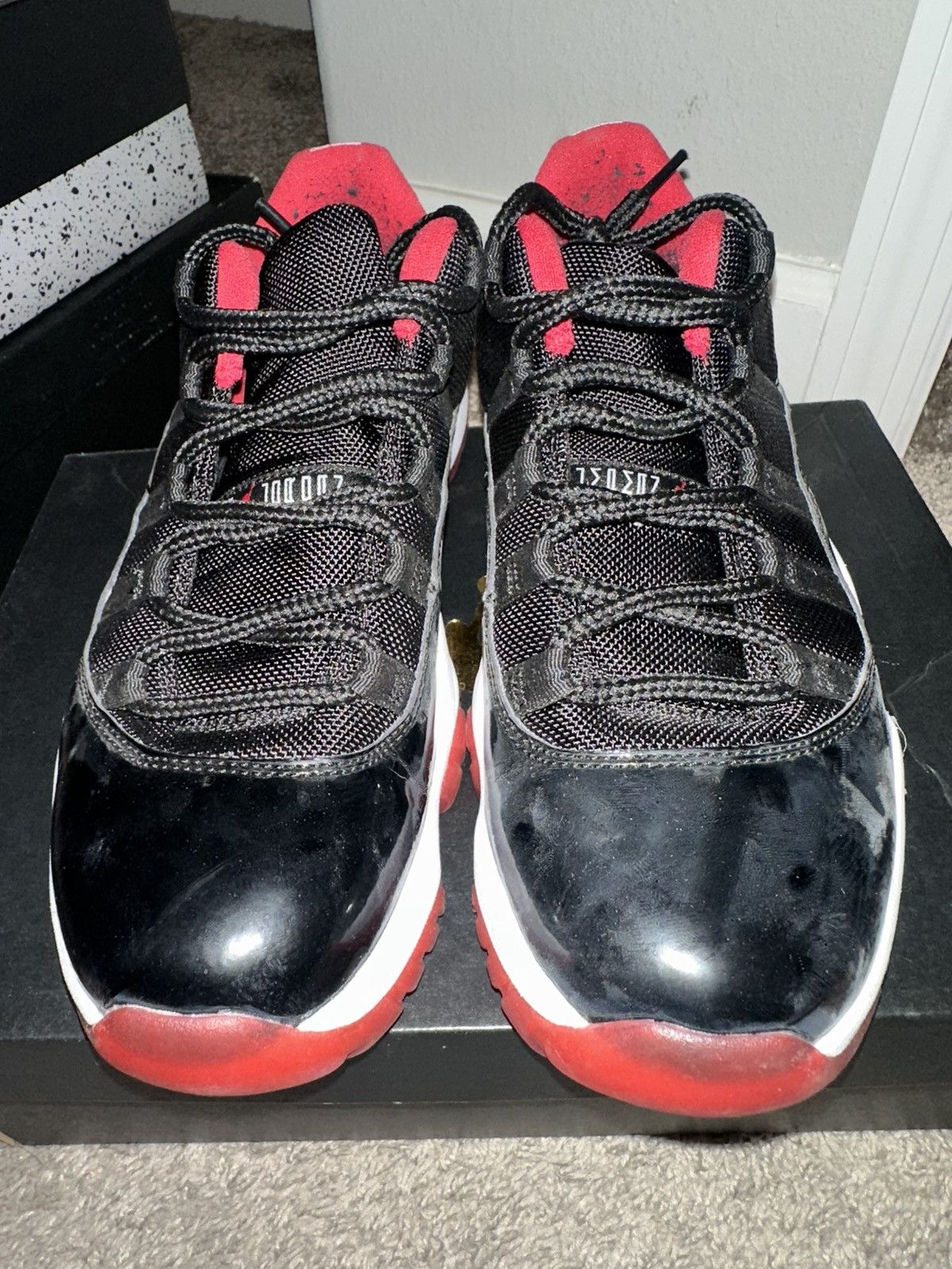 Jordan Brand Jordan 11 Low Bred Size US 8 / EU 41 - 1 Thumbnail