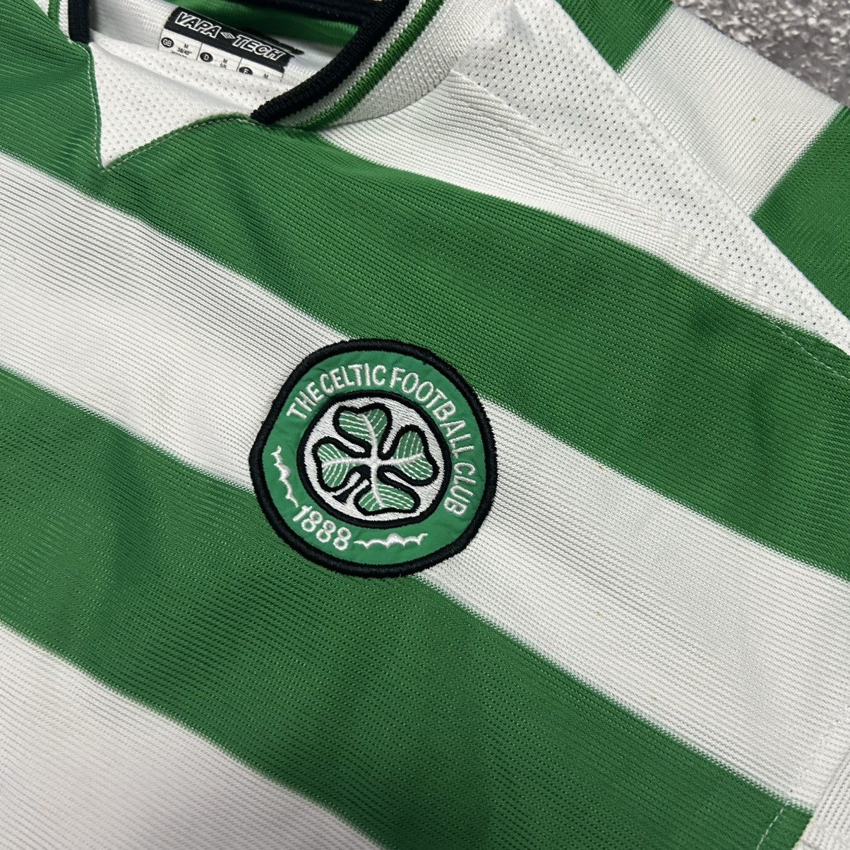 Umbro Vintage Umbro Celtic 2001 Home soccer jersey size M Size US M / EU 48-50 / 2 - 4 Thumbnail