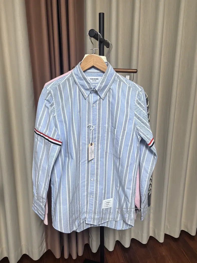 Thom Browne Thom Browne Sleeve Badge Oxford Shirt Size US S / EU 44-46 / 1 - 1 Thumbnail