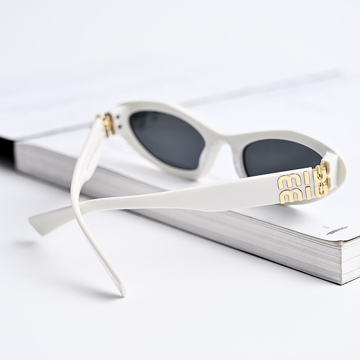 Miu Miu MIU MIU 0MU 09YS SUNGLASSES Size ONE SIZE - 10 Thumbnail
