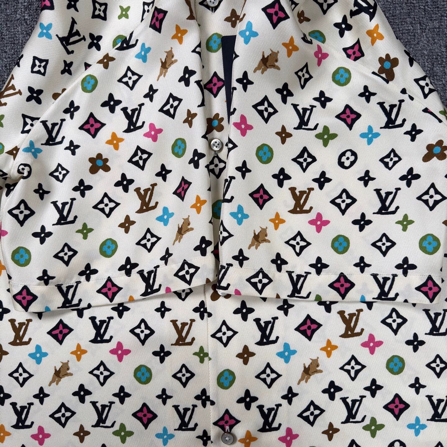 Louis Vuitton LV Tyler ivory all-over print short-sleeve shirt M Size US M / EU 48-50 / 2 - 6 Thumbnail