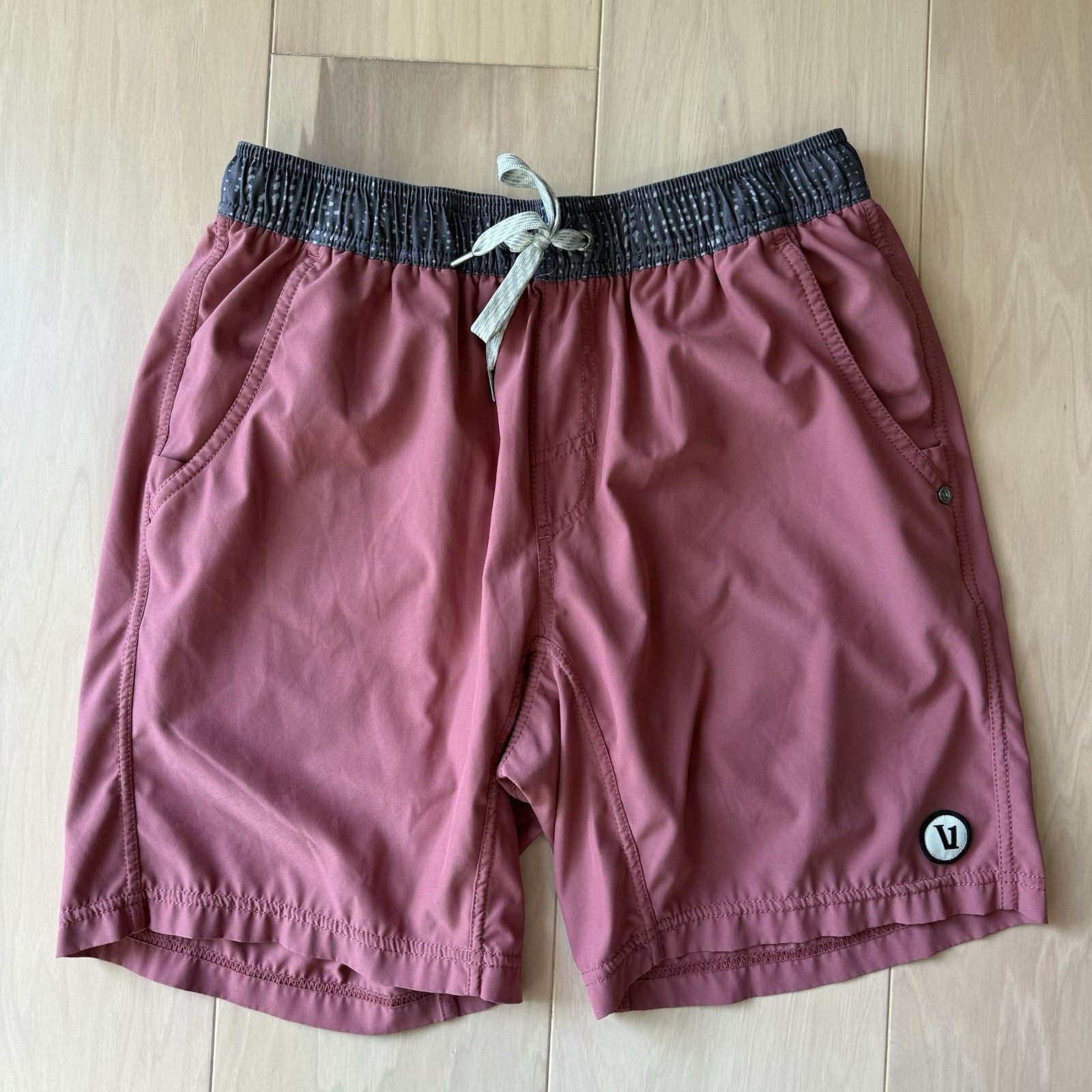 Vuori Vuori Kore Shorts Small Rust Red Lightweight Workout Size US 26 / EU 42 - 3 Thumbnail