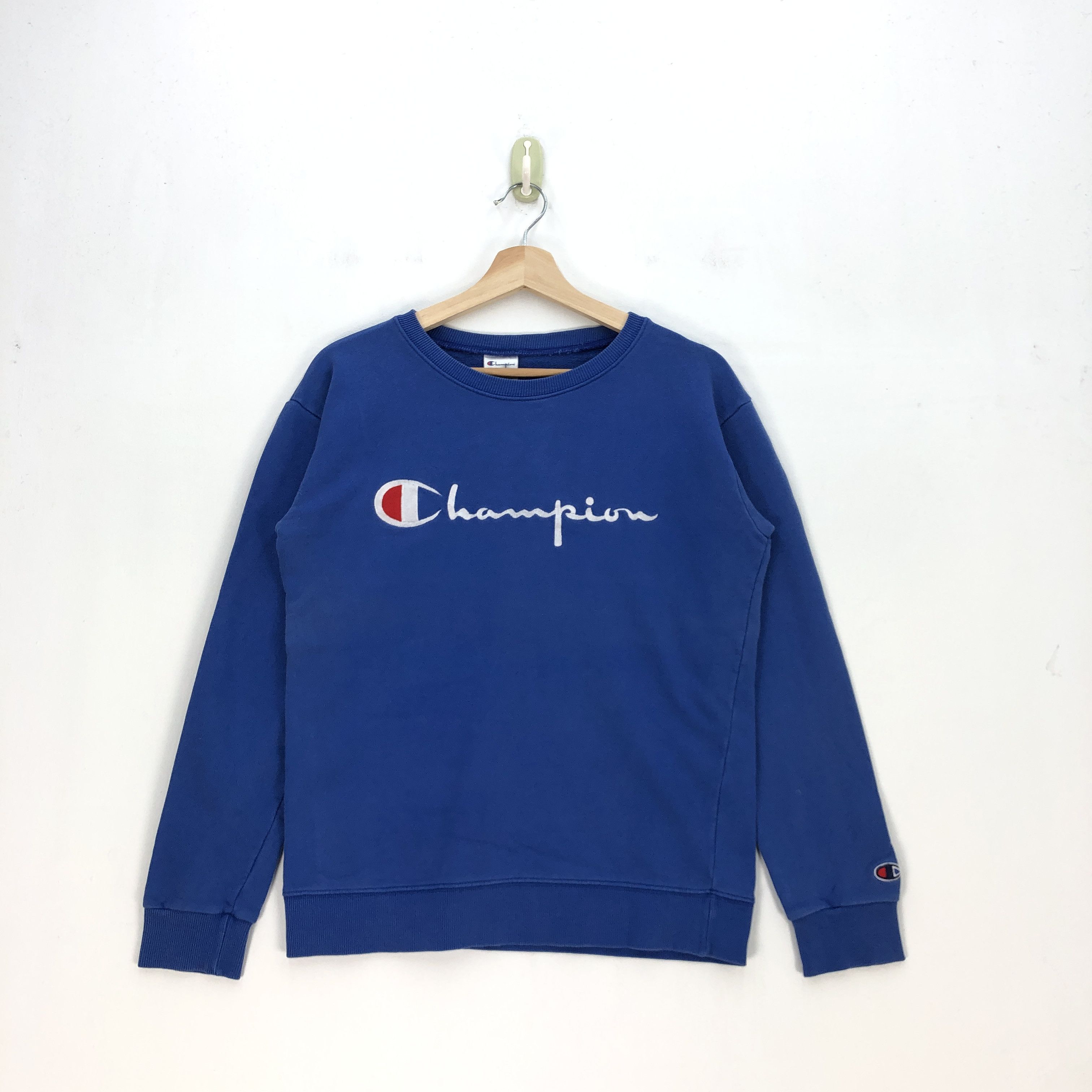 Champion Vintage Champion Sweater Champion Script Sweatshirt Jumper Size US S / EU 44-46 / 1 - 1 Thumbnail