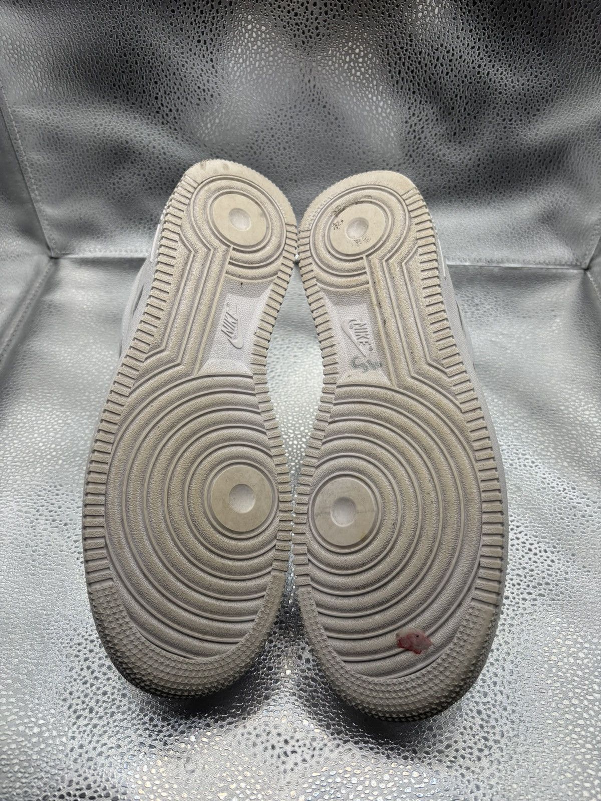 Nike Air Force 1 low triple white Size US 10 / EU 43 - 3 Thumbnail