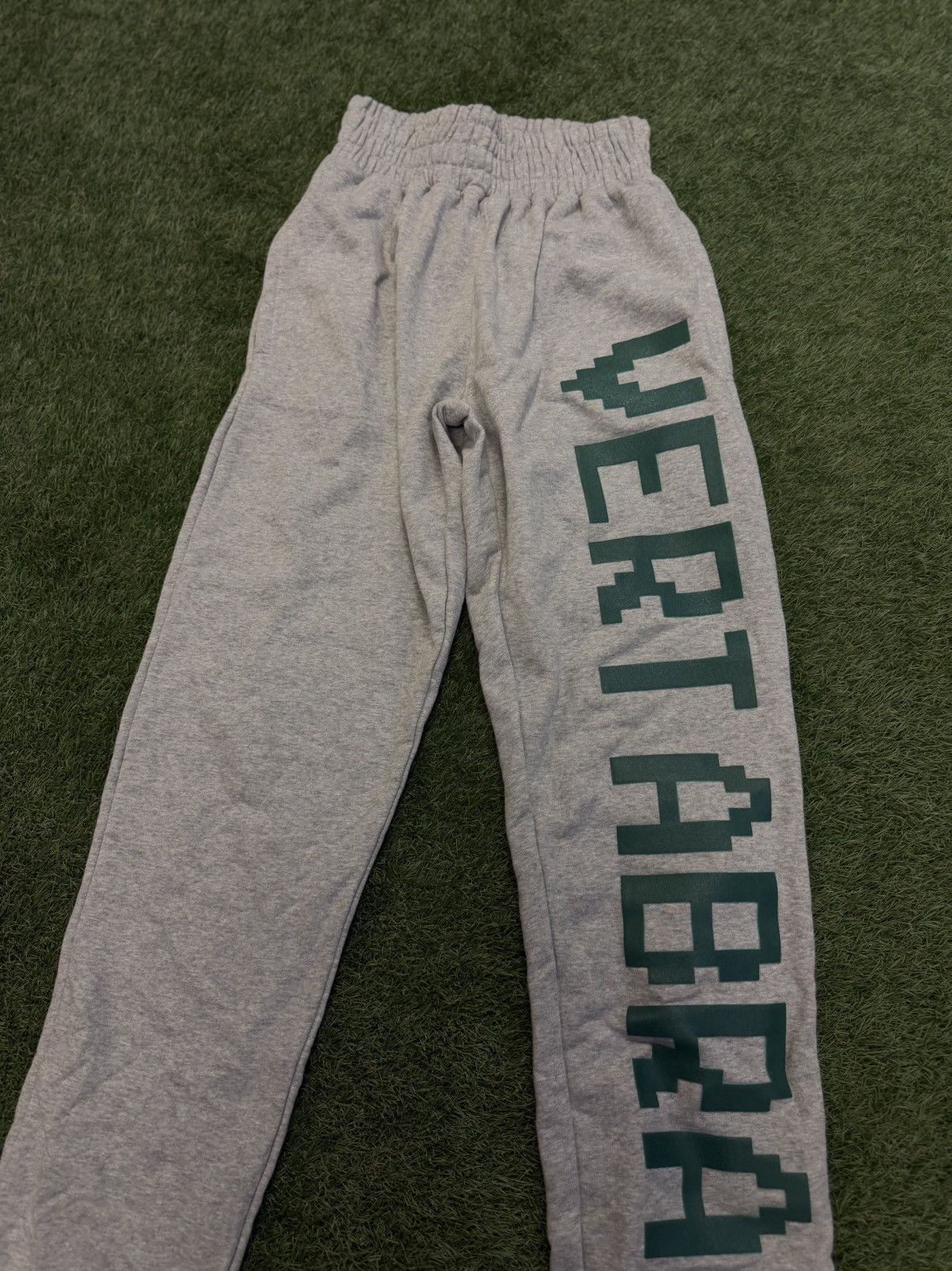 Vertabrae Vertabrae Sweatpants Grey/Green Size XXL (NEW) Size US 36 / EU 52 - 2 Thumbnail