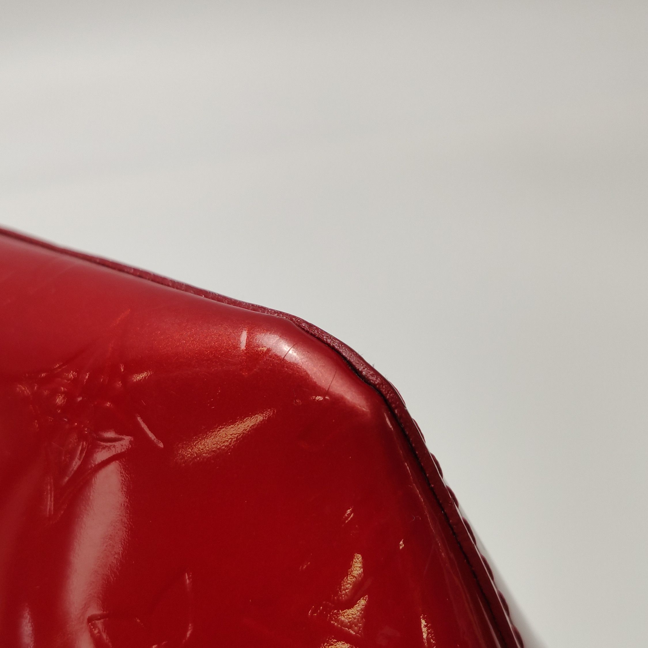 Louis Vuitton Louis Vuitton (LV) Bellevue patent leather vegetable tanned Size ONE SIZE - 8 Thumbnail