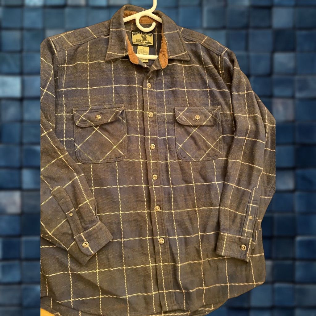 Field & Stream Men's Classic Fishing Shirt - UPF 50, Stretch, Vented Back, With Microfiber Cloth & Secure Pockets