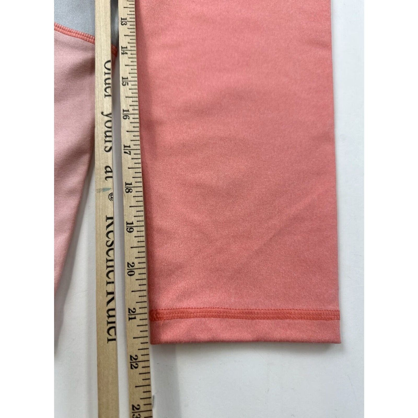 Lou & Grey Lou & Grey Leggings Women’s Small Pink Grey NWT Colorblock Yoga Gym & Training Ankle S Lou & Grey Womens Small Pink Grey Colorblock Leggings NWT Size 28" / US 6 / IT 42 - 6 Thumbnail