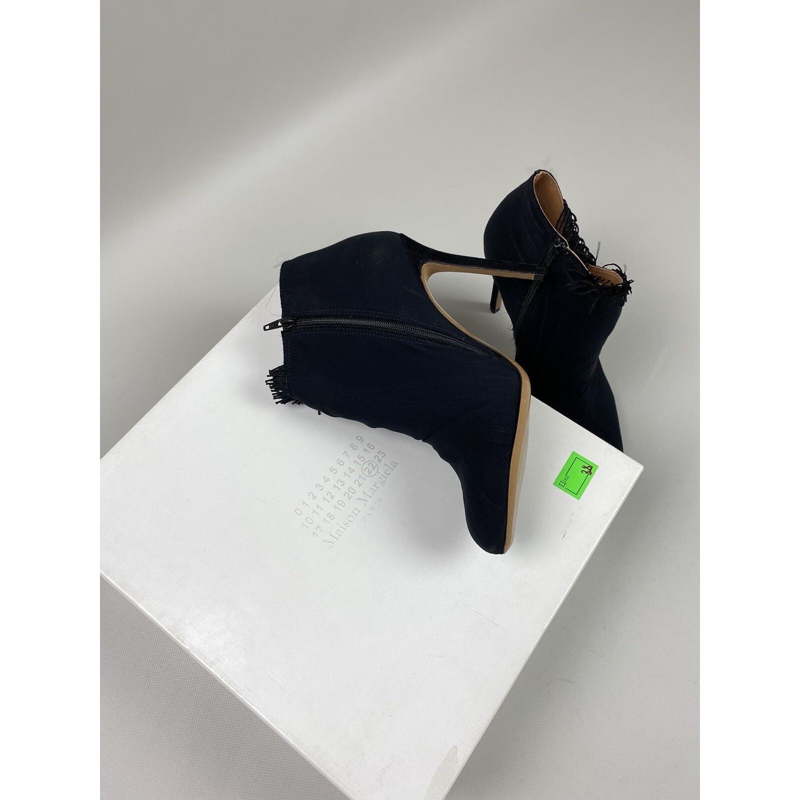 Maison Margiela New! Maison Margiela ladies heels shoes size 37 1/2 Size US 7.5 / IT 37.5 - 14 Thumbnail