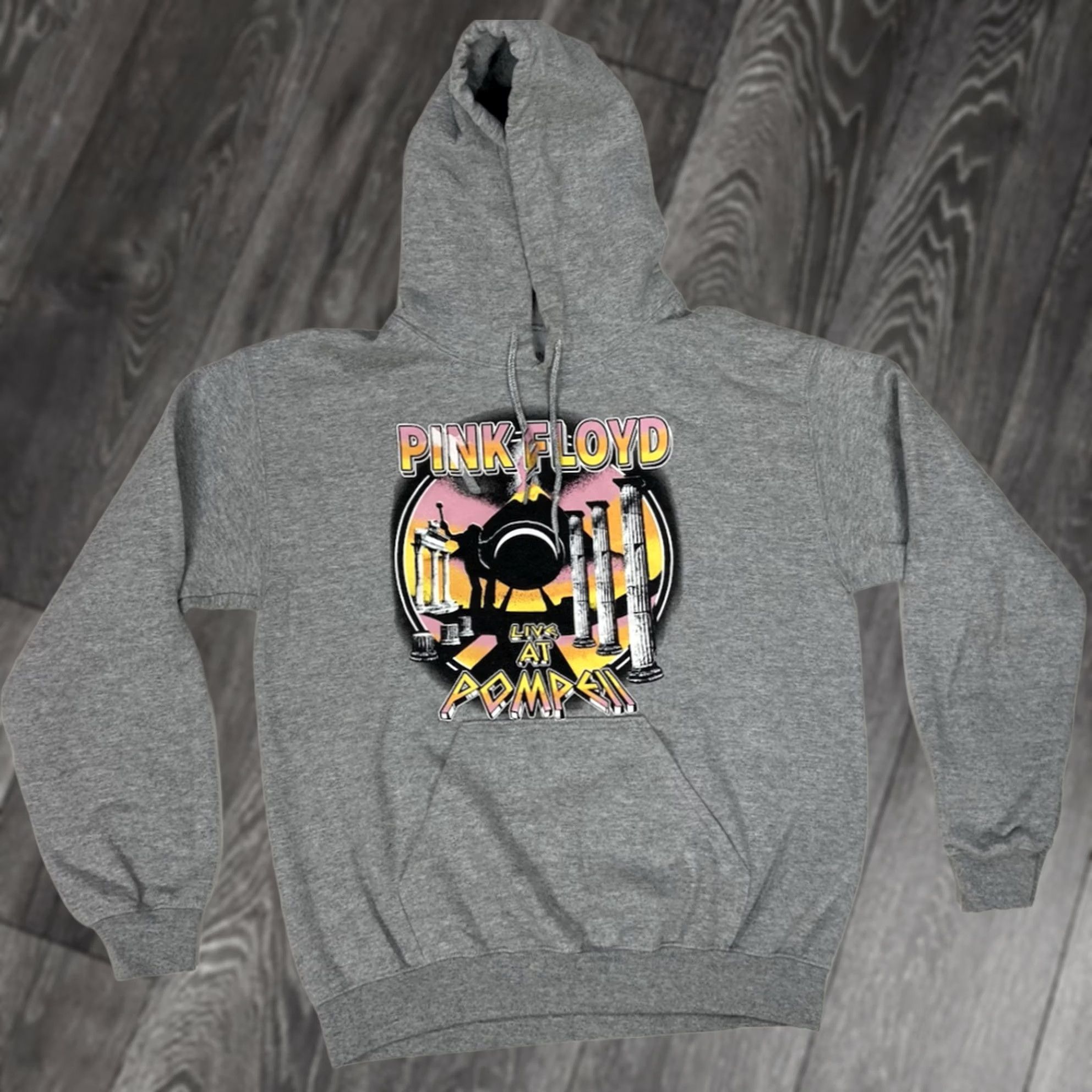 Vintage VINTAGE Pink Floyd Liva At Pompeii Graphic Pullover Hoodie Women Small Gray Music Size S / US 4 / IT 40 - 1 Thumbnail