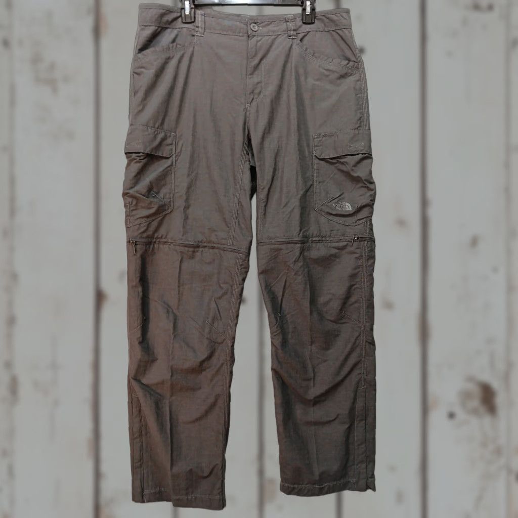 The North Face The North Face Men Cargo Pants Shorts 36 Regular Gray Zip Off Convertible Hiking Shorts Pockets Adjustable Waist 32 Inseam Mens Size US 36 / EU 52 - 1 Thumbnail