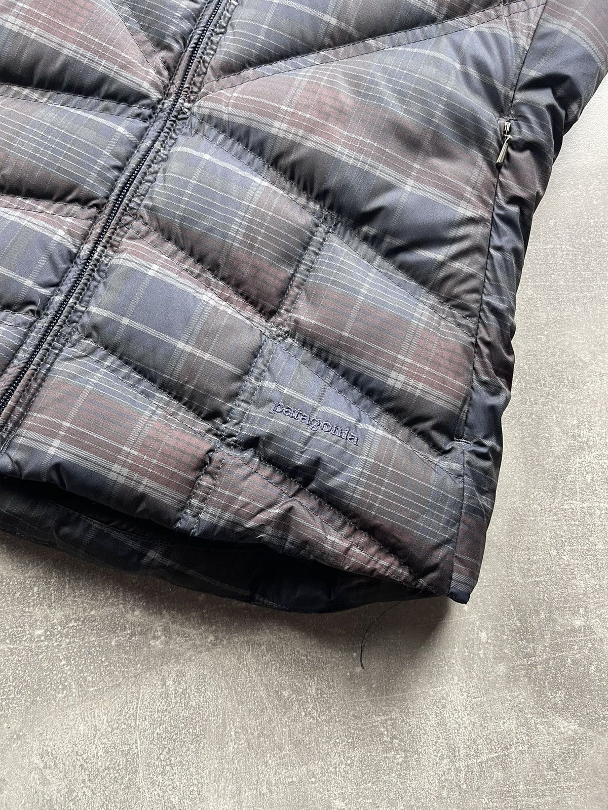 Patagonia Patagonia Women’s Hooded Down Puffer Vest Plaid Blue Gray Size S / US 4 / IT 40 - 3 Thumbnail