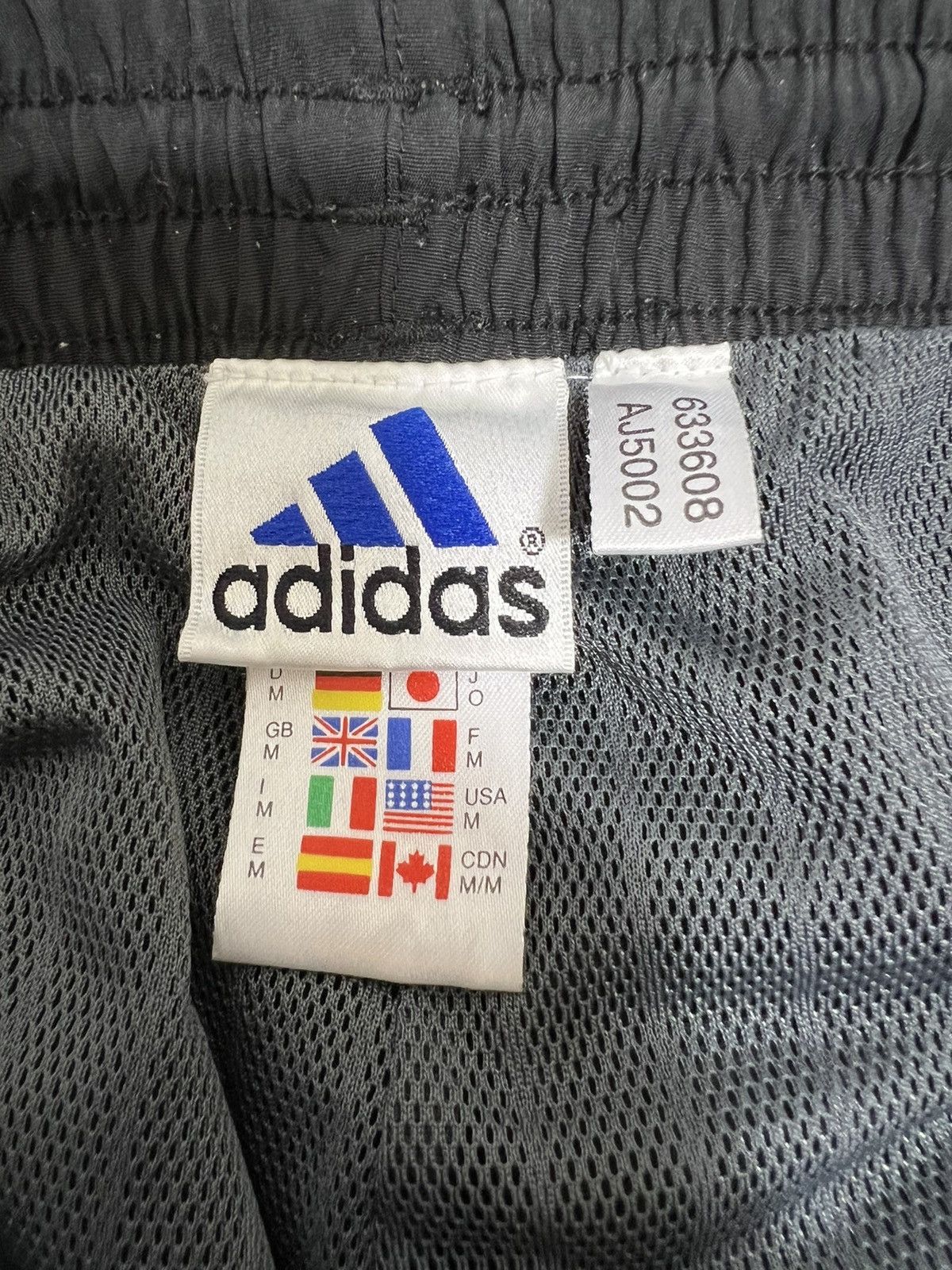Adidas × Vintage Vintage adidas trackpants black Size US 32 / EU 48 - 6 Thumbnail