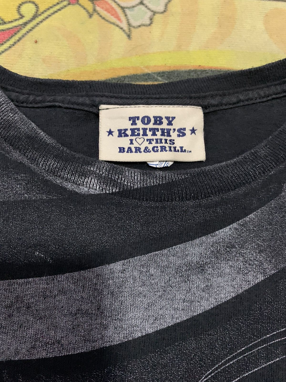 Band Tees Rare Vintage Toby Keith All Over Print Band Tshirt Size US XL / EU 56 / 4 - 9 Thumbnail