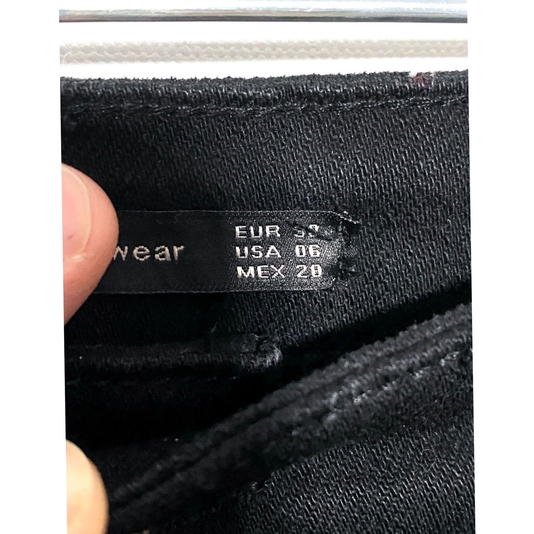 Zara Zara Trafaluc Denimwear Black Skinny Jeans White Side Striped Womens 6 Stretch Regular 16 Waist 27 Hips 33 Inseam 28.5 Size 38" / US 16 / IT 52 - 6 Thumbnail