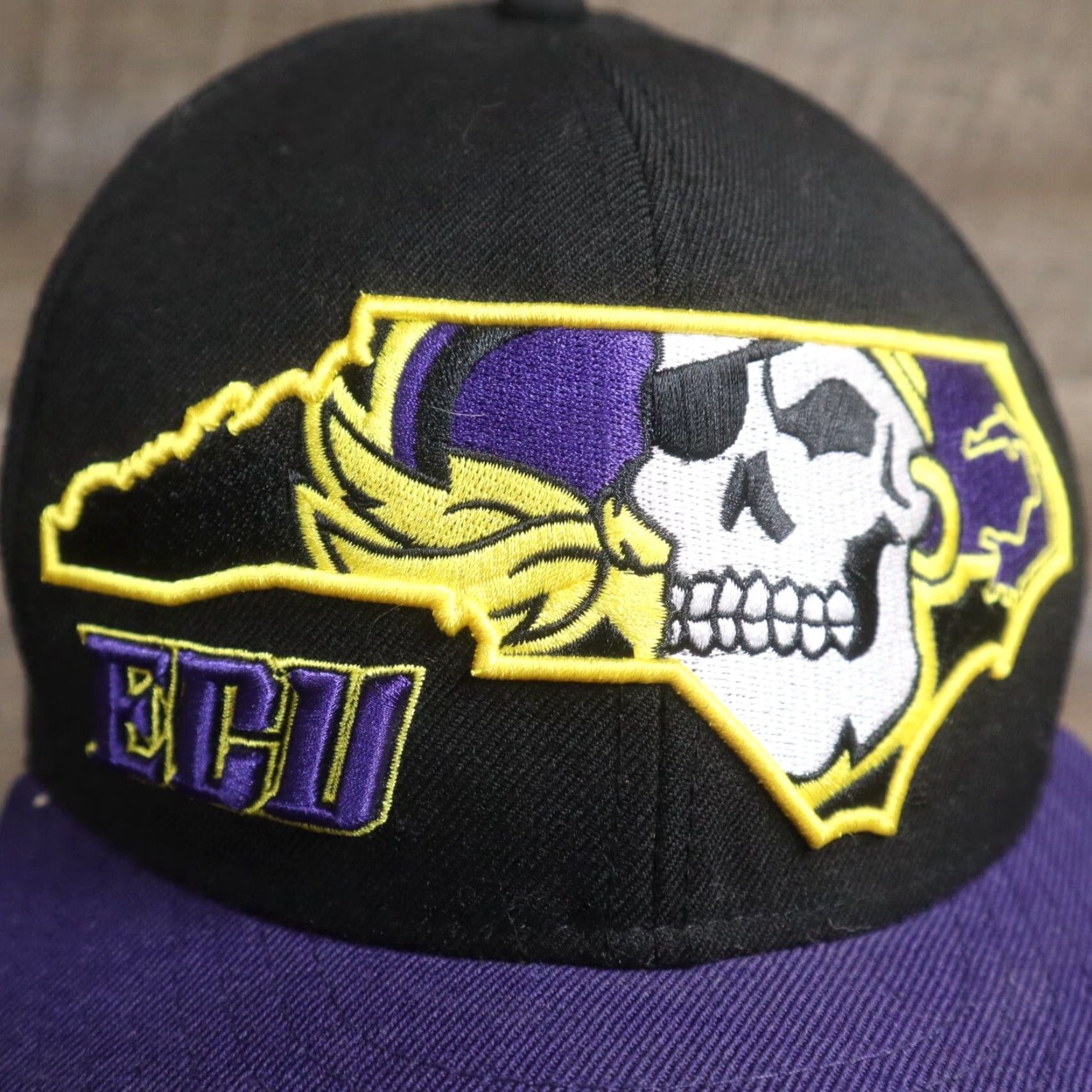 New Era ECU Pirates Hat Strapback Cap Purple NCAA Adjustable Adult Size 7 55.8cm New Era Baseball Cap College University Pirates Size ONE SIZE - 2 Thumbnail