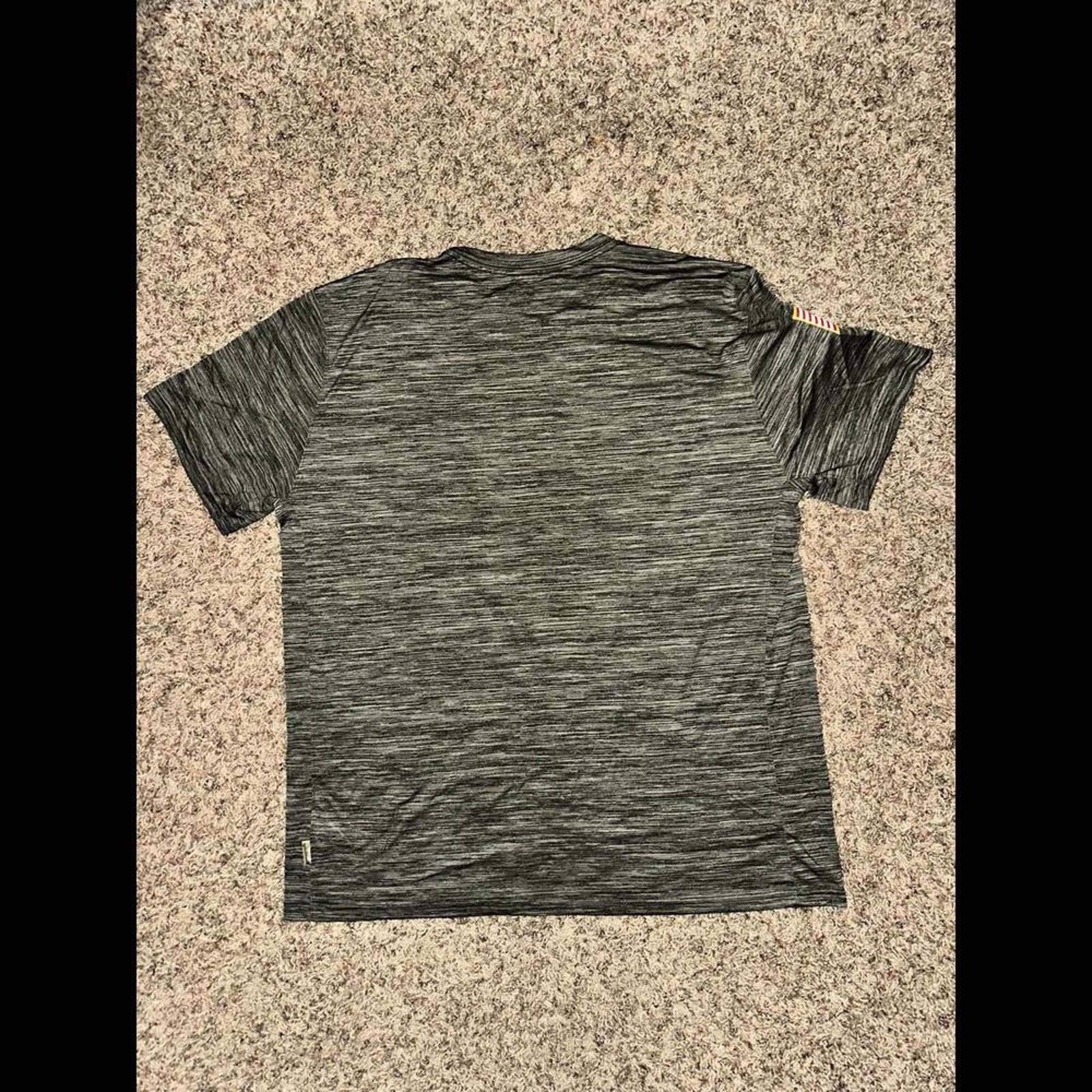 Nike Men’s Nike Chicago Bears Olive Salute To Service T-Shirt Size US XL / EU 56 / 4 - 4 Thumbnail