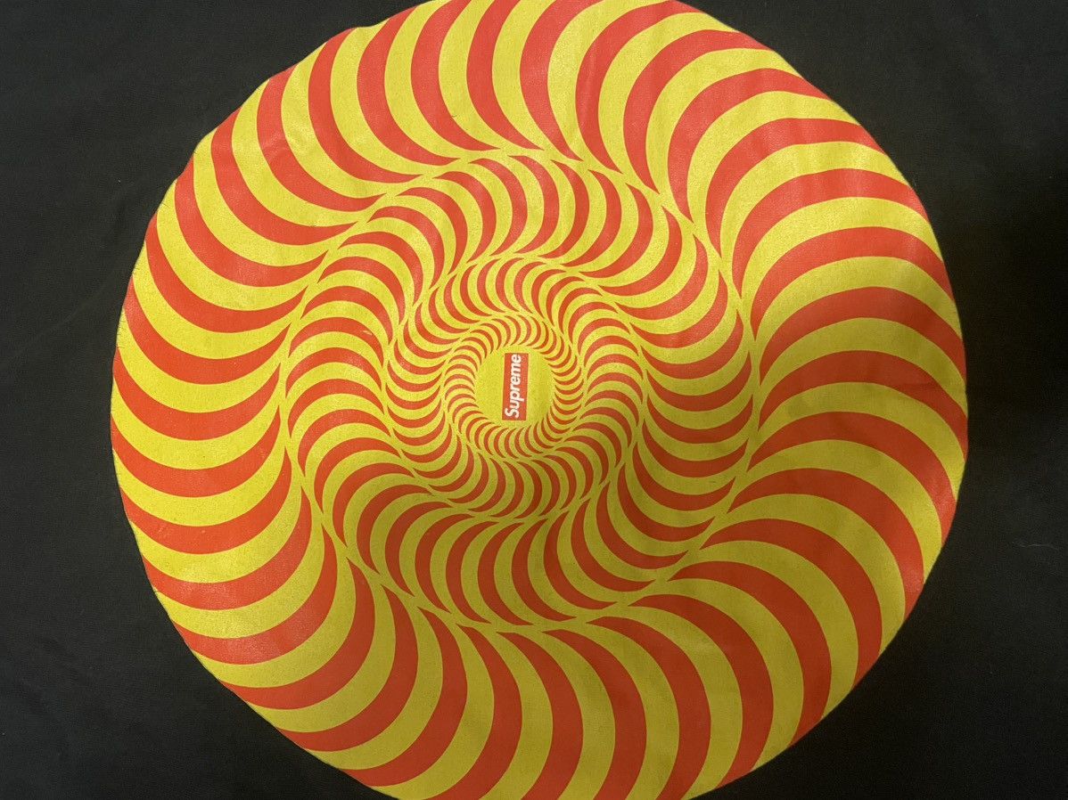 Supreme Supreme optical illusion t shirt Size US L / EU 52-54 / 3 - 2 Thumbnail