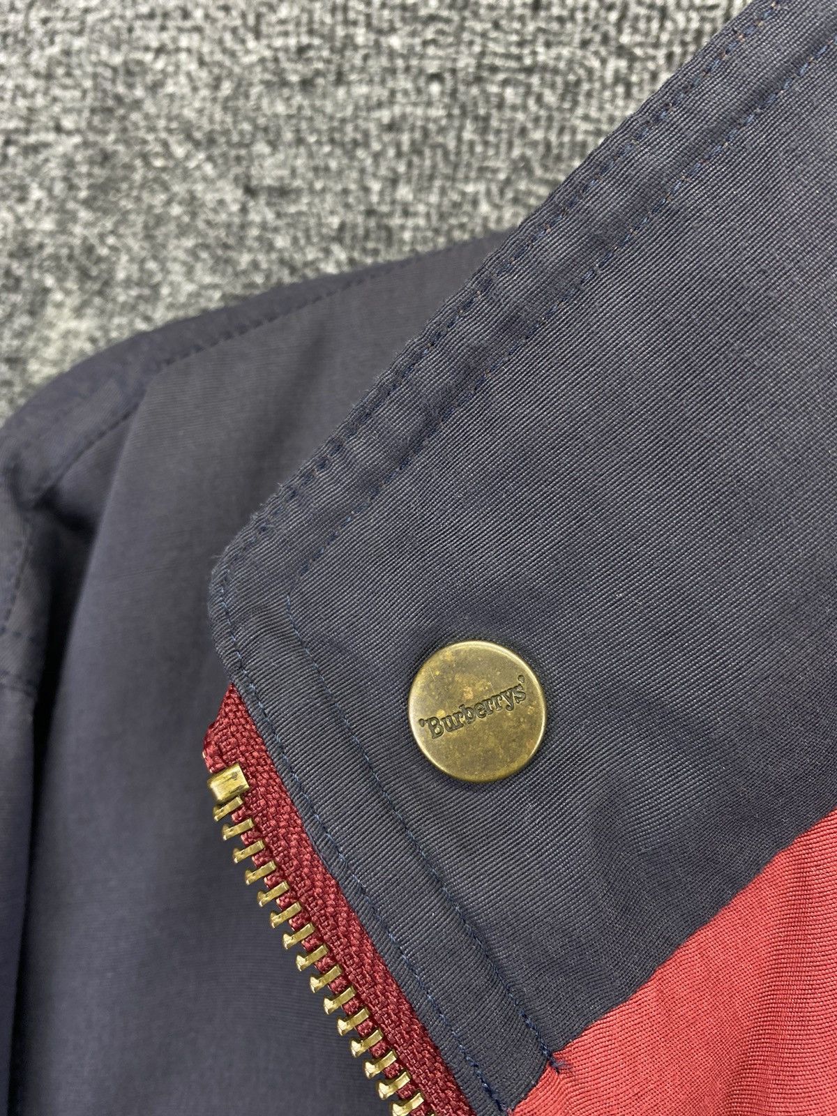 Burberry Vintage Burberry Sports Hidden Hooded Zip Up Jacket Size US M / EU 48-50 / 2 - 16 Thumbnail