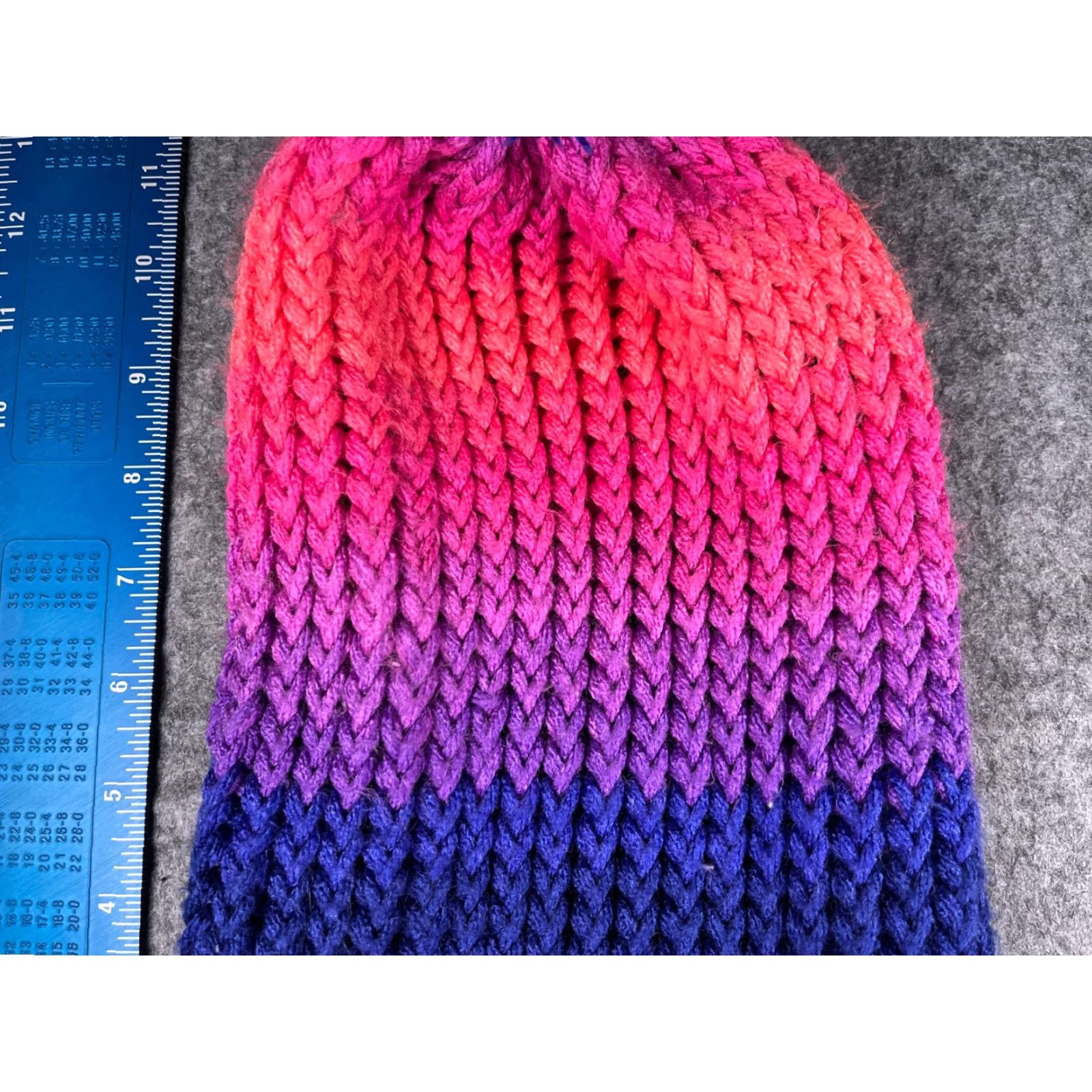 Vintage Ombre Beanie Toque Adult One Size Blue Pink Knit Acrylic Ski Pom Outdoor Beanie Unisex Adults Knit Size ONE SIZE - 3 Thumbnail