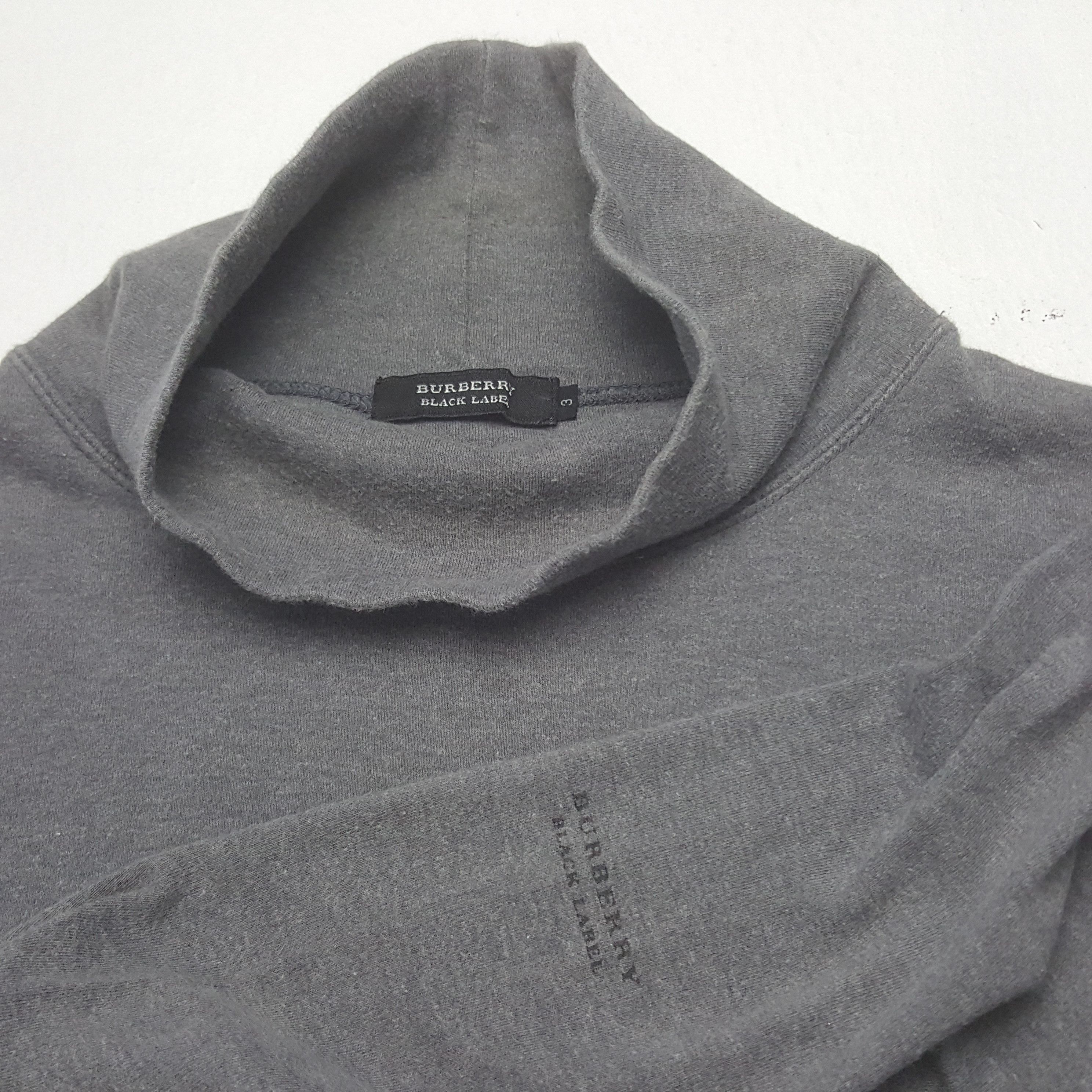 Burberry Vintage Burberry Turtle Neck Tshirt C319N33 Size US M / EU 48-50 / 2 - 4 Thumbnail