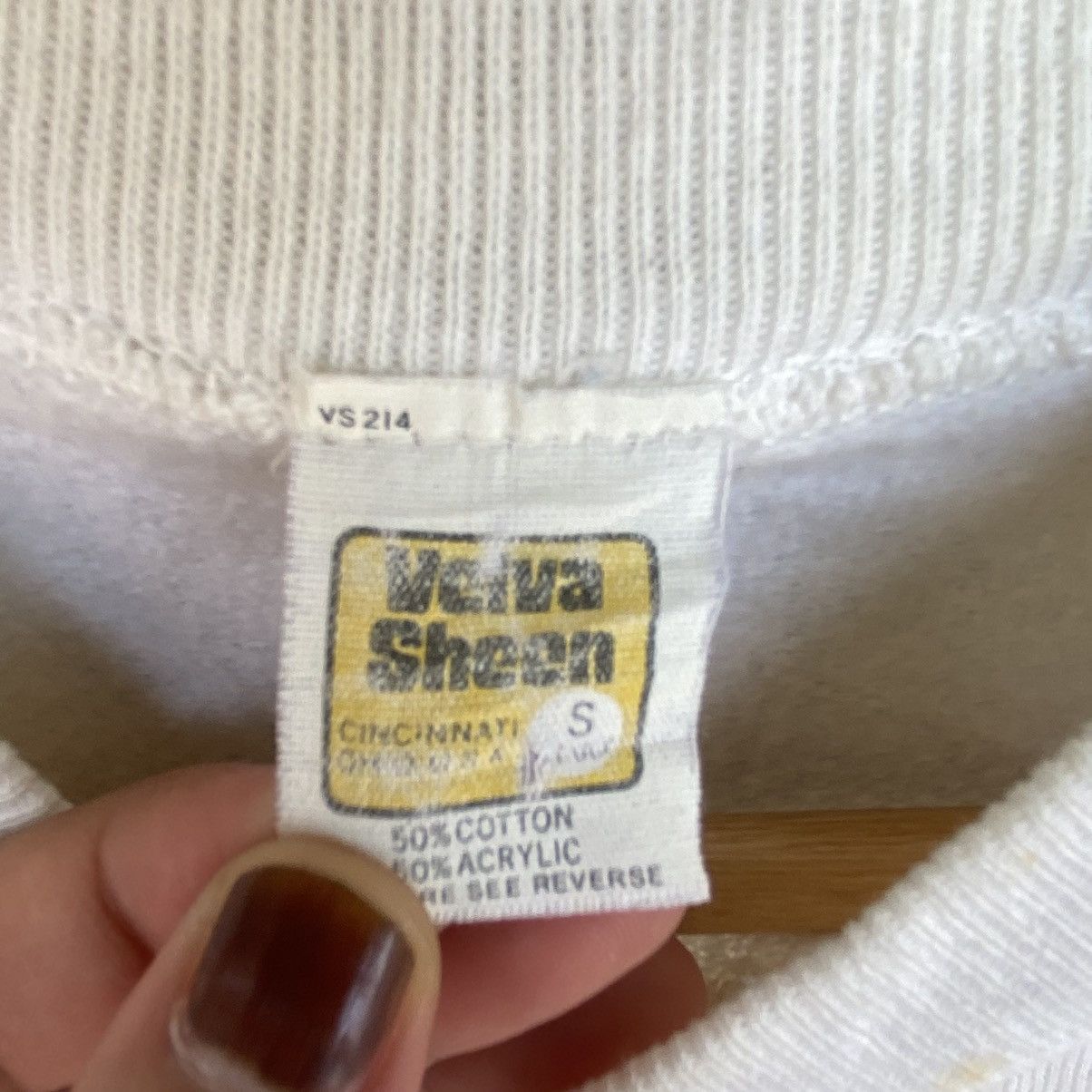 Other Vintage Velva Sheen Small Embroidered Sweatshirt White/Blue Size US L / EU 52-54 / 3 - 5 Thumbnail