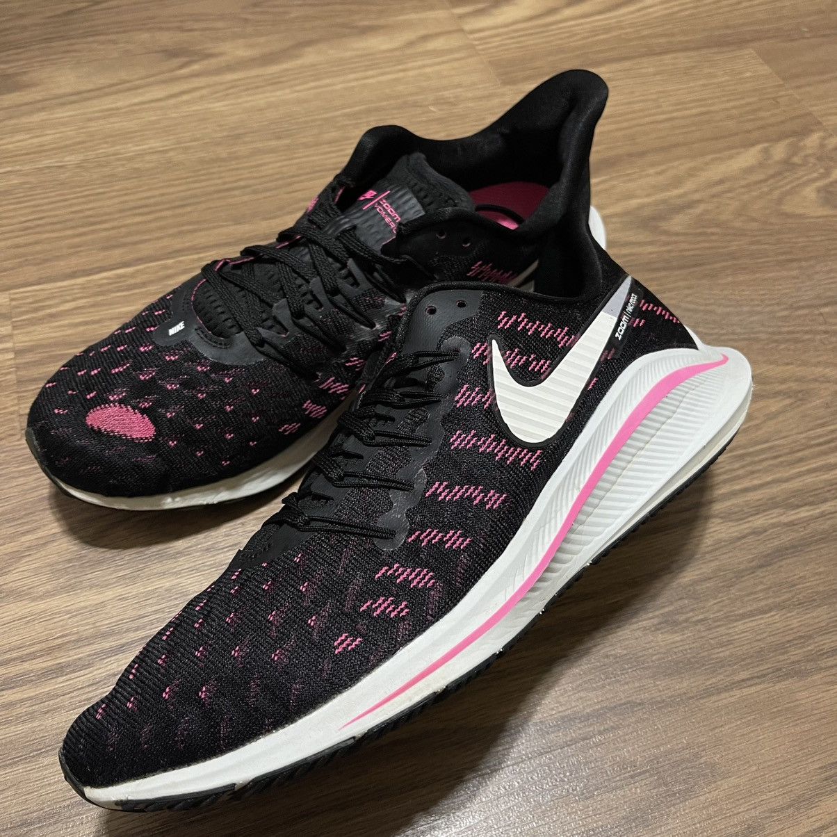 Nike Nike Air Zoom Vomero 14 Size 9 Black Pink React Size US 9 / EU 42 - 1 Thumbnail